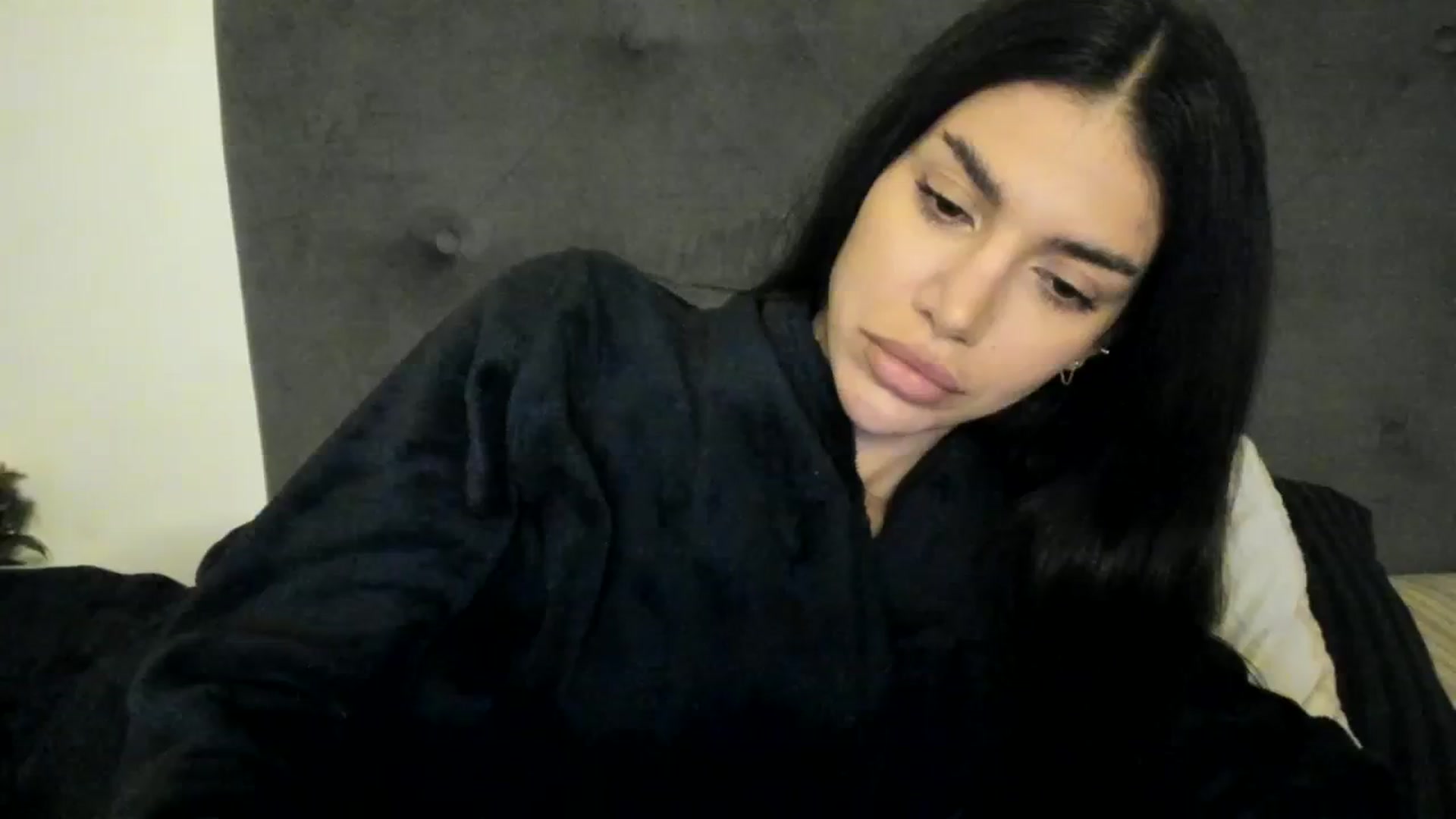 Gallery image thumbnail from SashaLopez's myfreecams stream on, 09/19/2023, 21:57 image 1 of 20