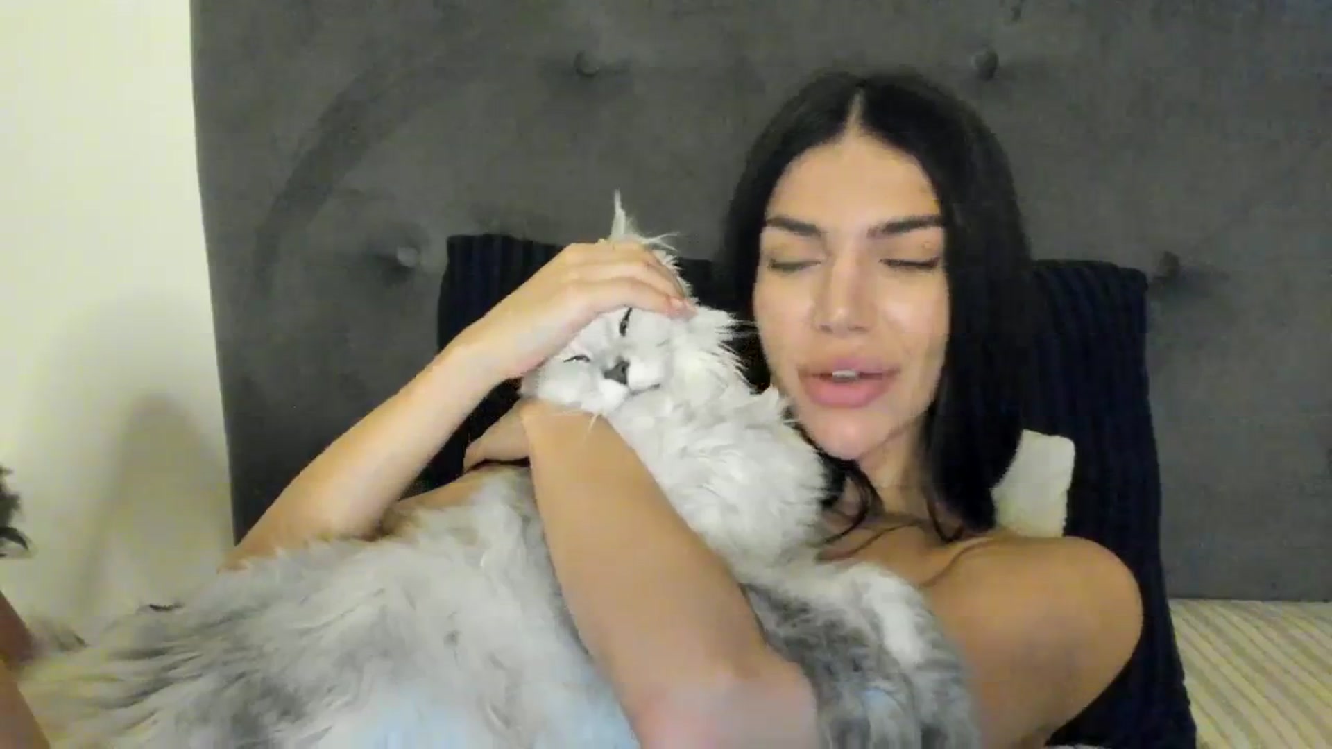 Gallery image thumbnail from SashaLopez's myfreecams stream on, 09/19/2023, 22:55 image 12 of 20