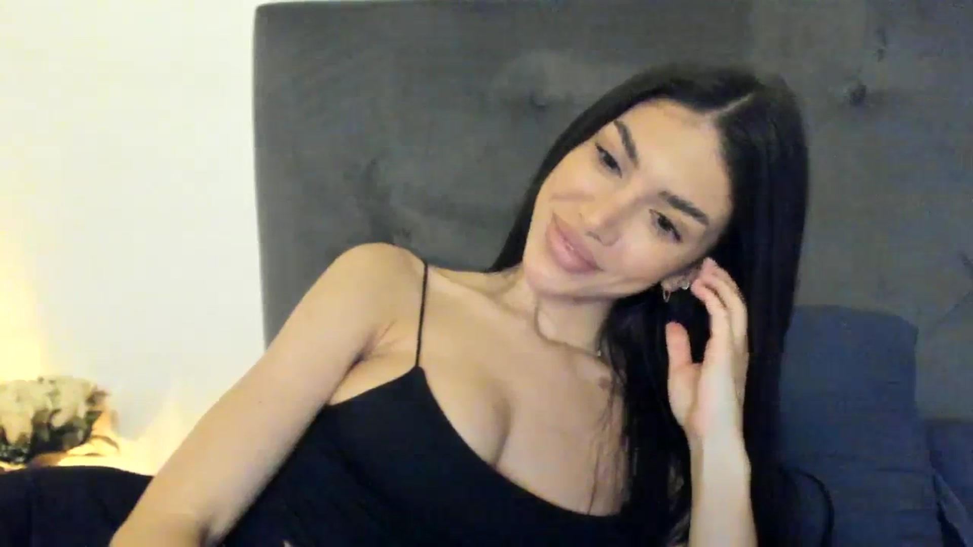 Gallery image thumbnail from SashaLopez's myfreecams stream on, 10/02/2023, 21:38 image 2 of 20