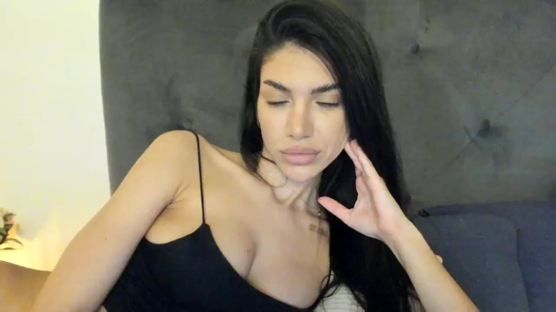 Gallery image thumbnail from SashaLopez's myfreecams stream on, 10/02/2023, 23:22 image 6 of 20