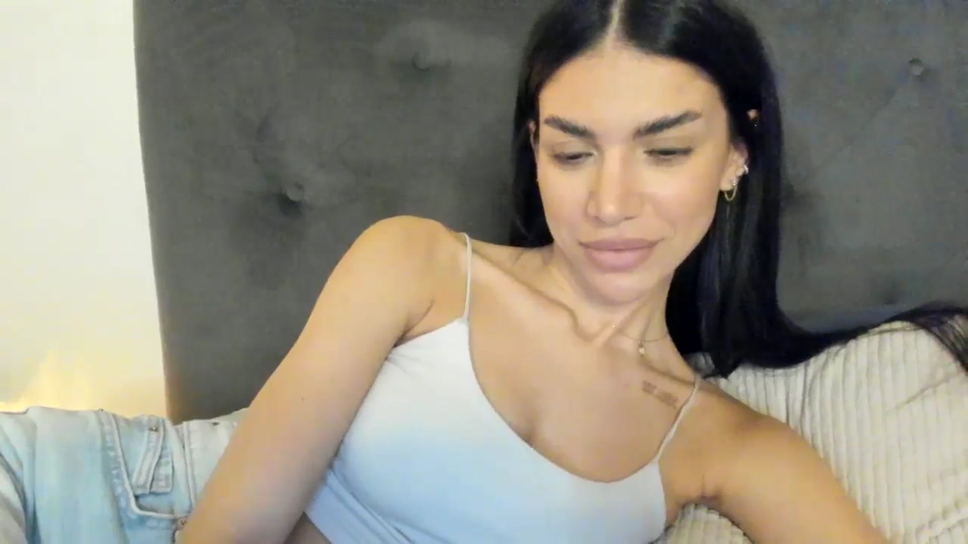 Gallery image thumbnail from SashaLopez's myfreecams stream on, 10/03/2023, 21:30 image 14 of 20