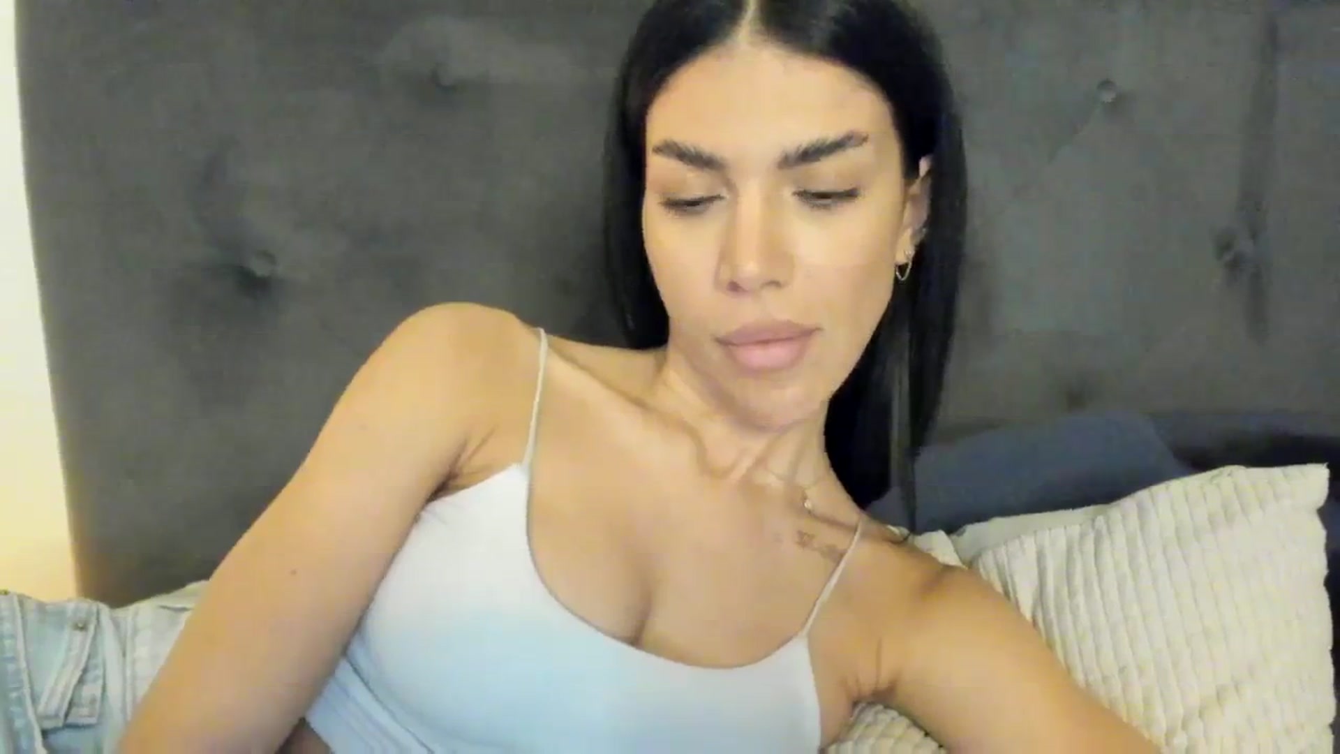 Gallery image thumbnail from SashaLopez's myfreecams stream on, 10/03/2023, 21:30 image 19 of 20