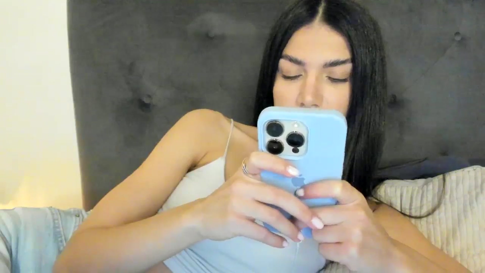 Gallery image thumbnail from SashaLopez's myfreecams stream on, 10/03/2023, 21:30 image 15 of 20