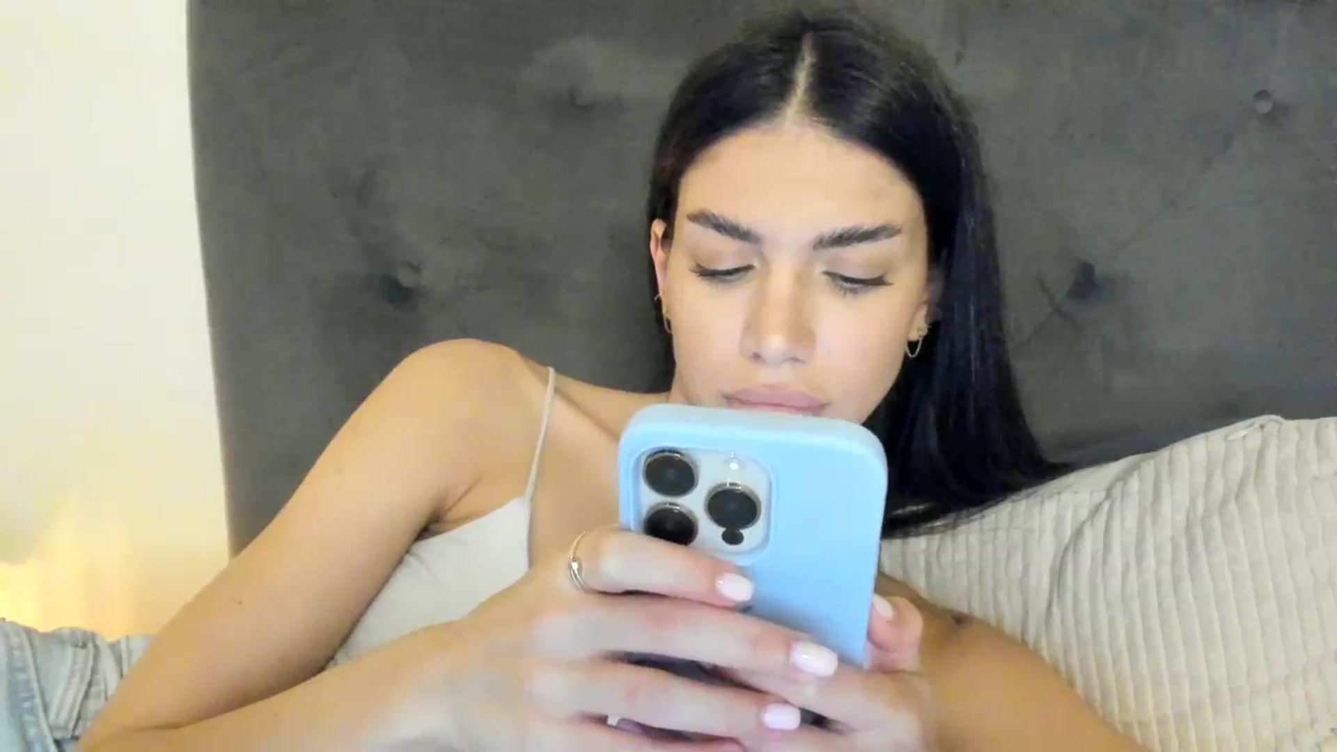 Gallery image thumbnail from SashaLopez's myfreecams stream on, 10/03/2023, 21:30 image 16 of 20