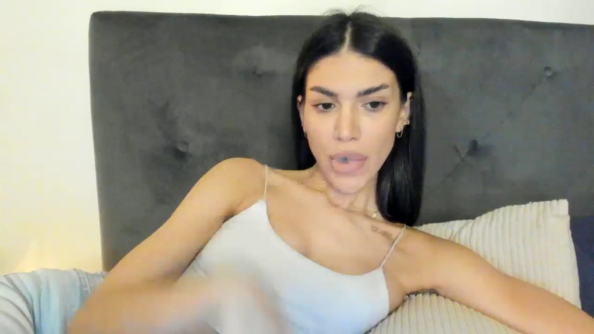 Gallery image thumbnail from SashaLopez's myfreecams stream on, 10/03/2023, 21:30 image 3 of 20