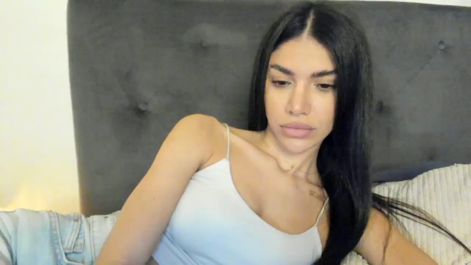 Gallery image thumbnail from SashaLopez's myfreecams stream on, 10/03/2023, 21:30 image 13 of 20