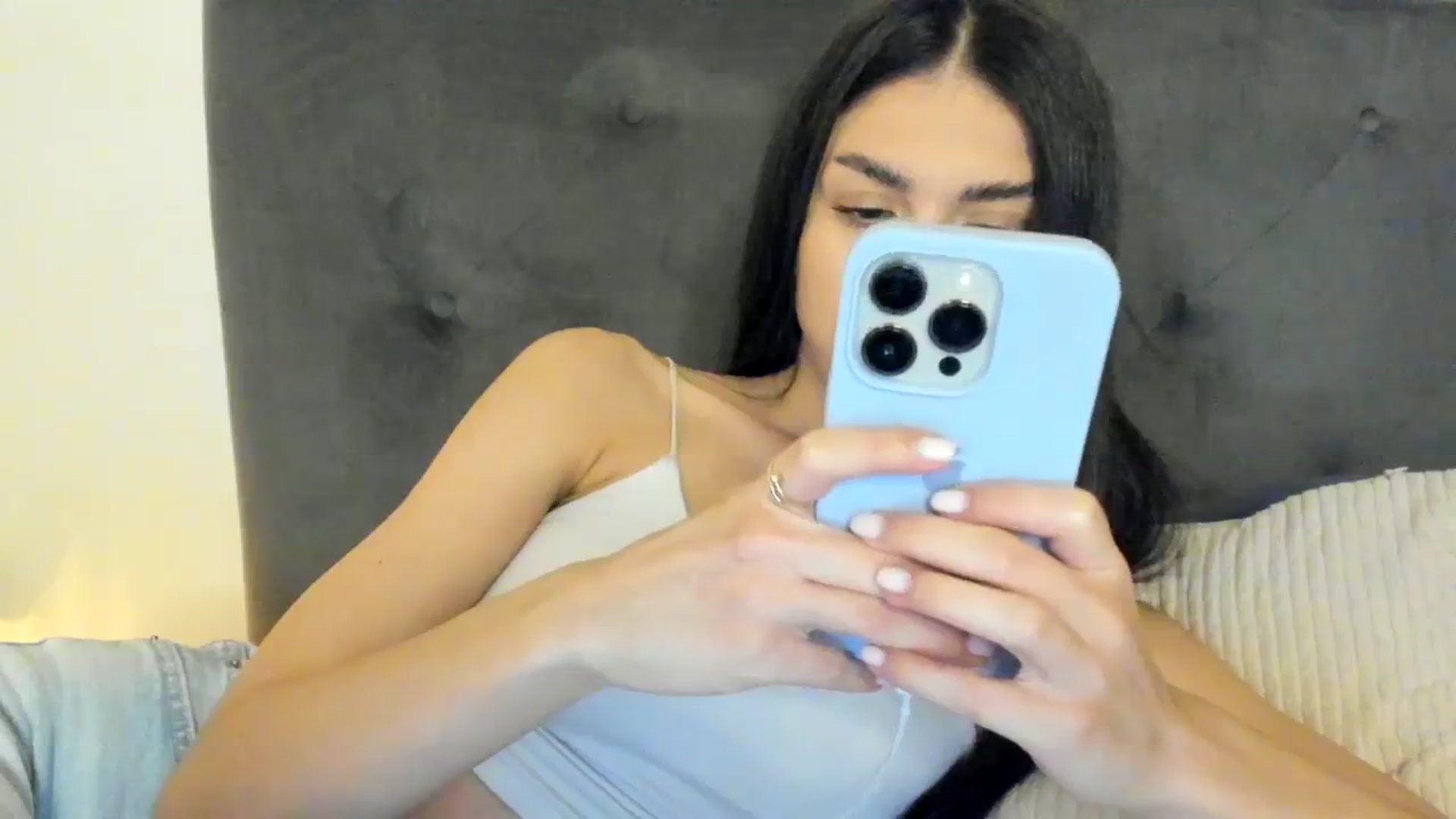 Gallery image thumbnail from SashaLopez's myfreecams stream on, 10/03/2023, 21:30 image 12 of 20