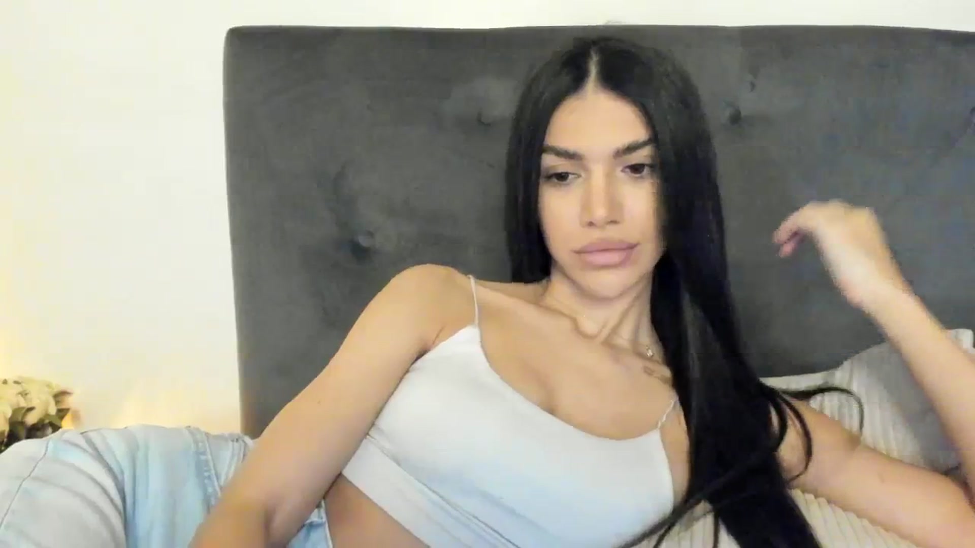 Gallery image thumbnail from SashaLopez's myfreecams stream on, 10/03/2023, 21:30 image 4 of 20