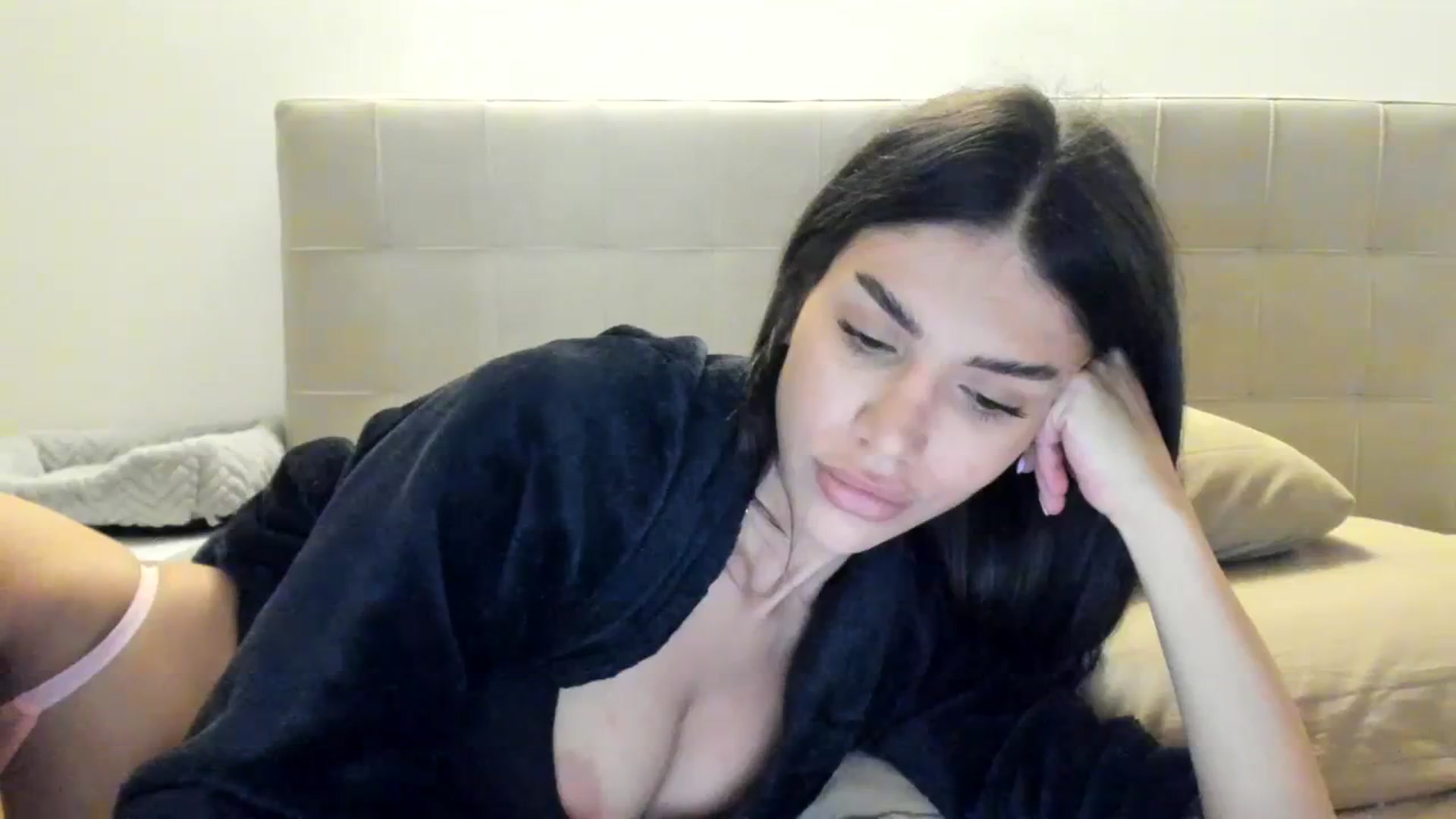 Gallery image thumbnail from SashaLopez's myfreecams stream on, 10/05/2023, 19:54 image 3 of 20