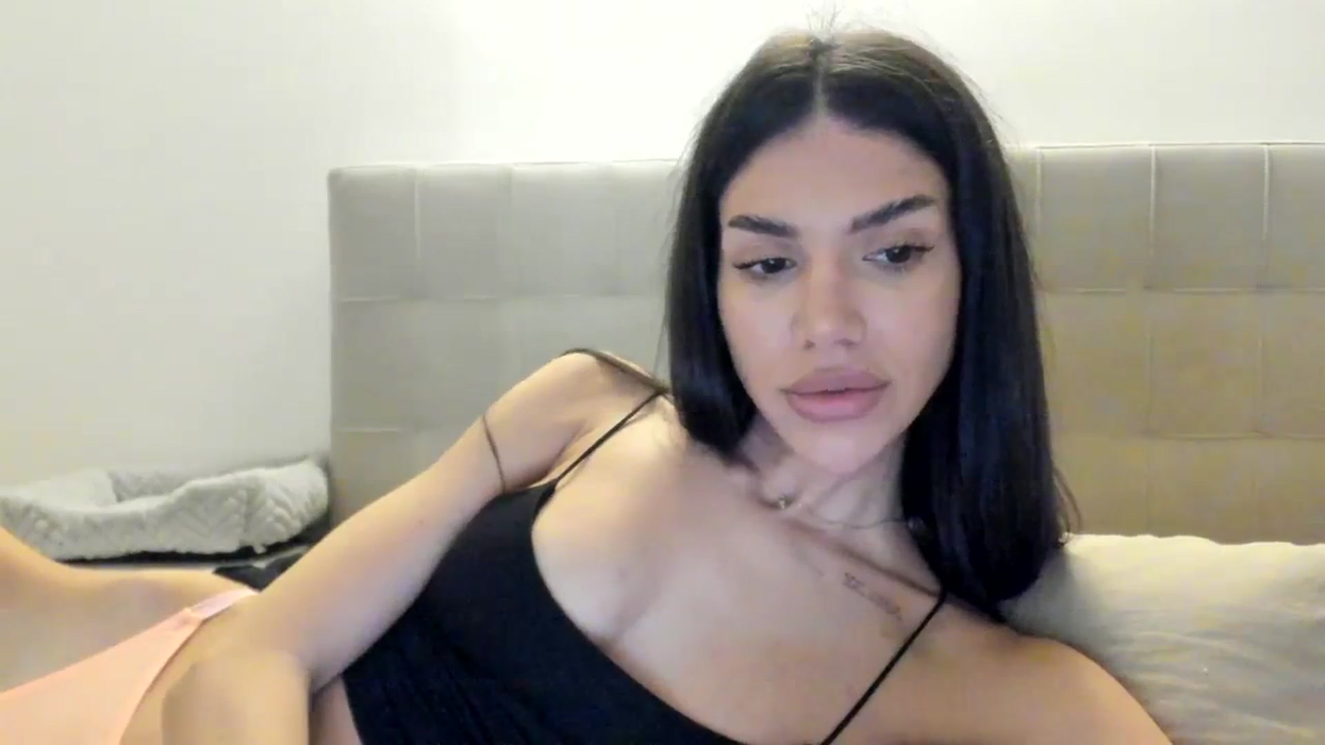 Gallery image thumbnail from SashaLopez's myfreecams stream on, 10/05/2023, 19:54 image 18 of 20