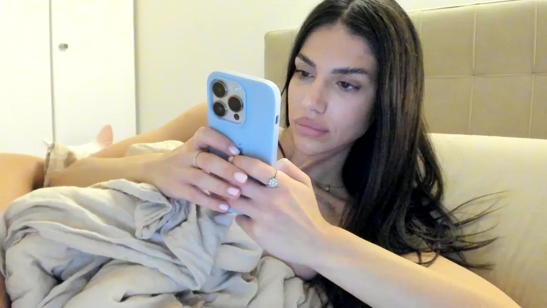 Gallery image thumbnail from SashaLopez's myfreecams stream on, 10/06/2023, 21:46 image 16 of 20