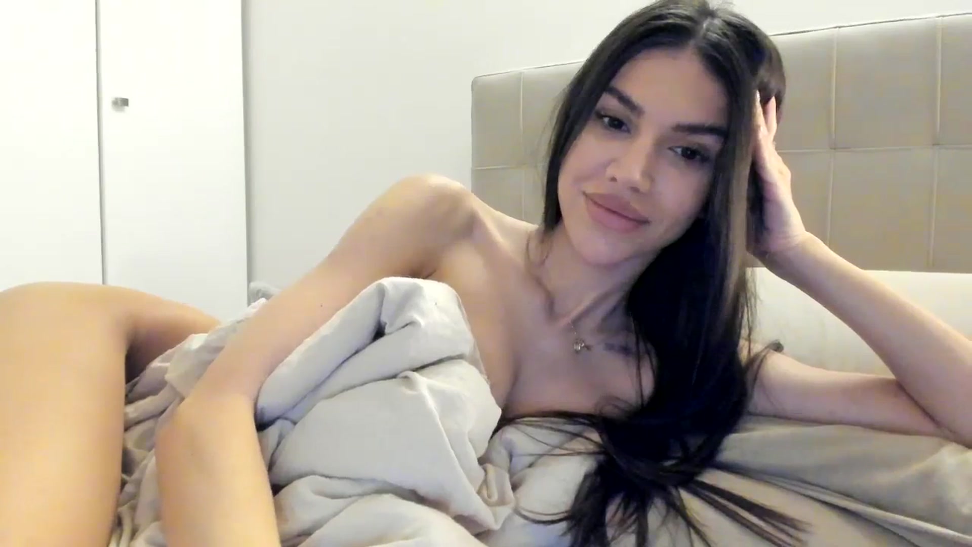 Gallery image thumbnail from SashaLopez's myfreecams stream on, 10/06/2023, 21:46 image 2 of 20