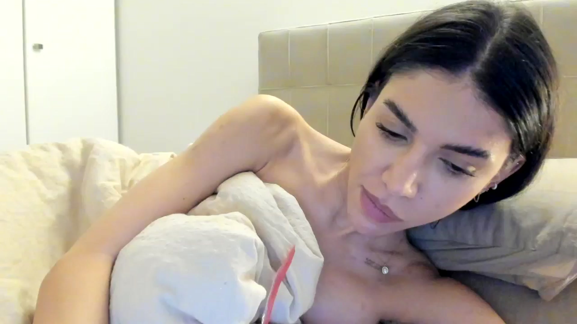 Gallery image thumbnail from SashaLopez's myfreecams stream on, 10/06/2023, 21:46 image 11 of 20