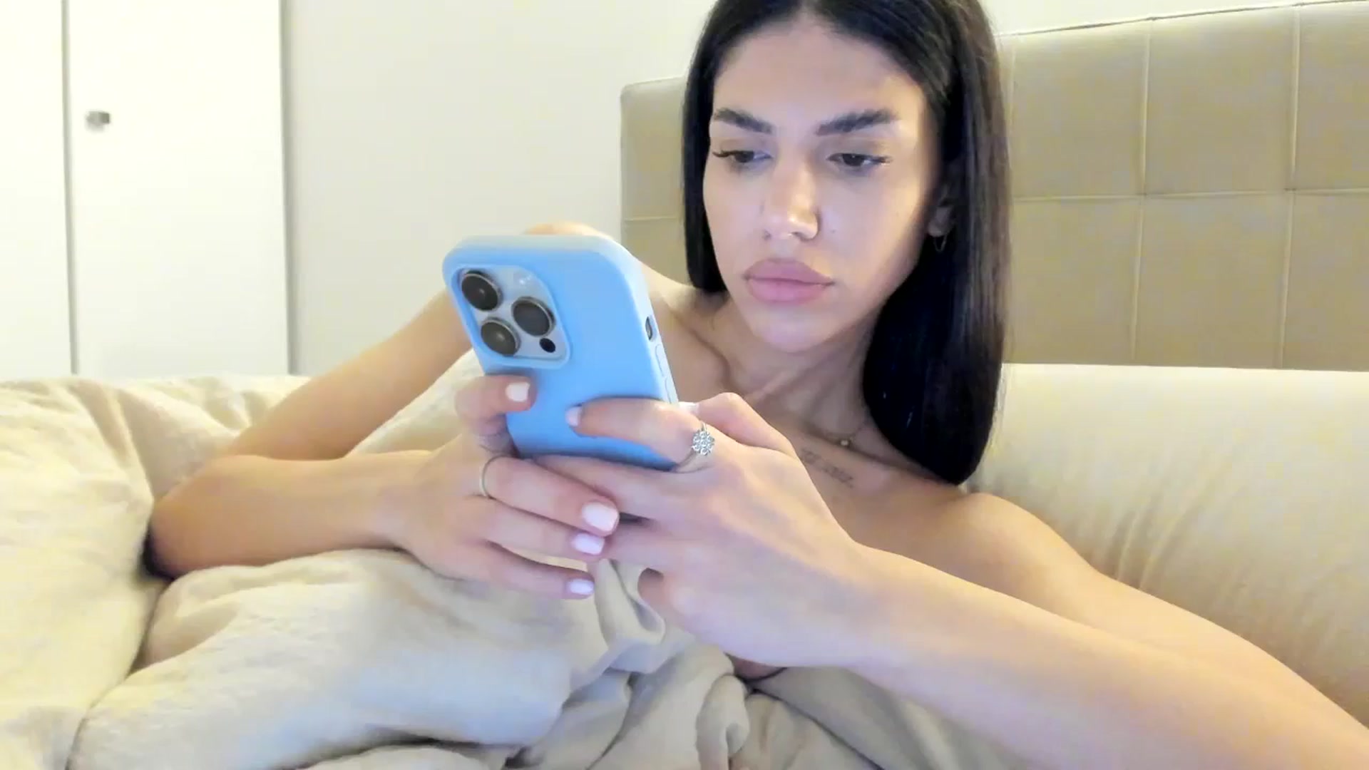 Gallery image thumbnail from SashaLopez's myfreecams stream on, 10/06/2023, 21:46 image 12 of 20