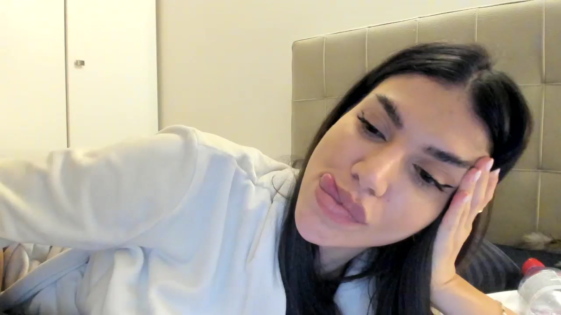 Gallery image thumbnail from SashaLopez's myfreecams stream on, 10/11/2023, 22:39 image 10 of 20