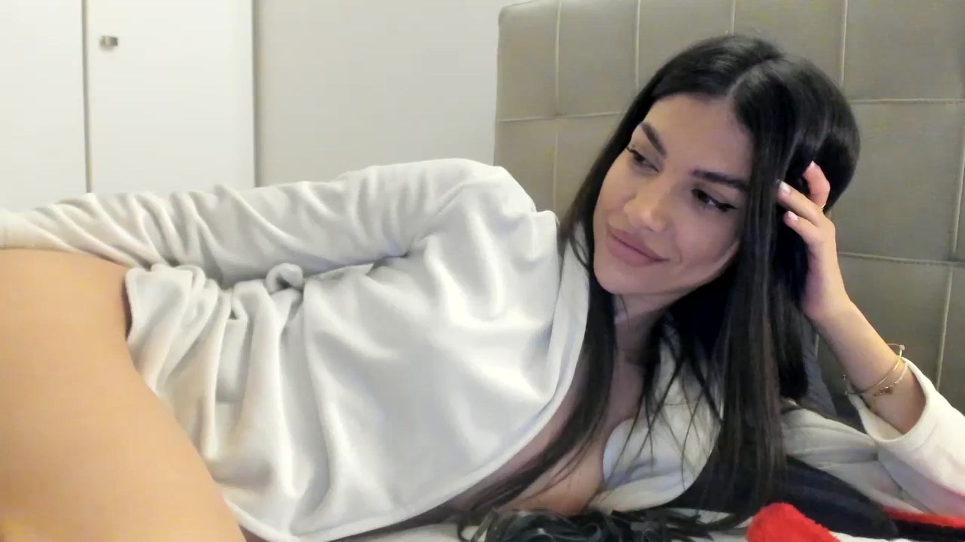 Gallery image thumbnail from SashaLopez's myfreecams stream on, 10/11/2023, 22:39 image 6 of 20