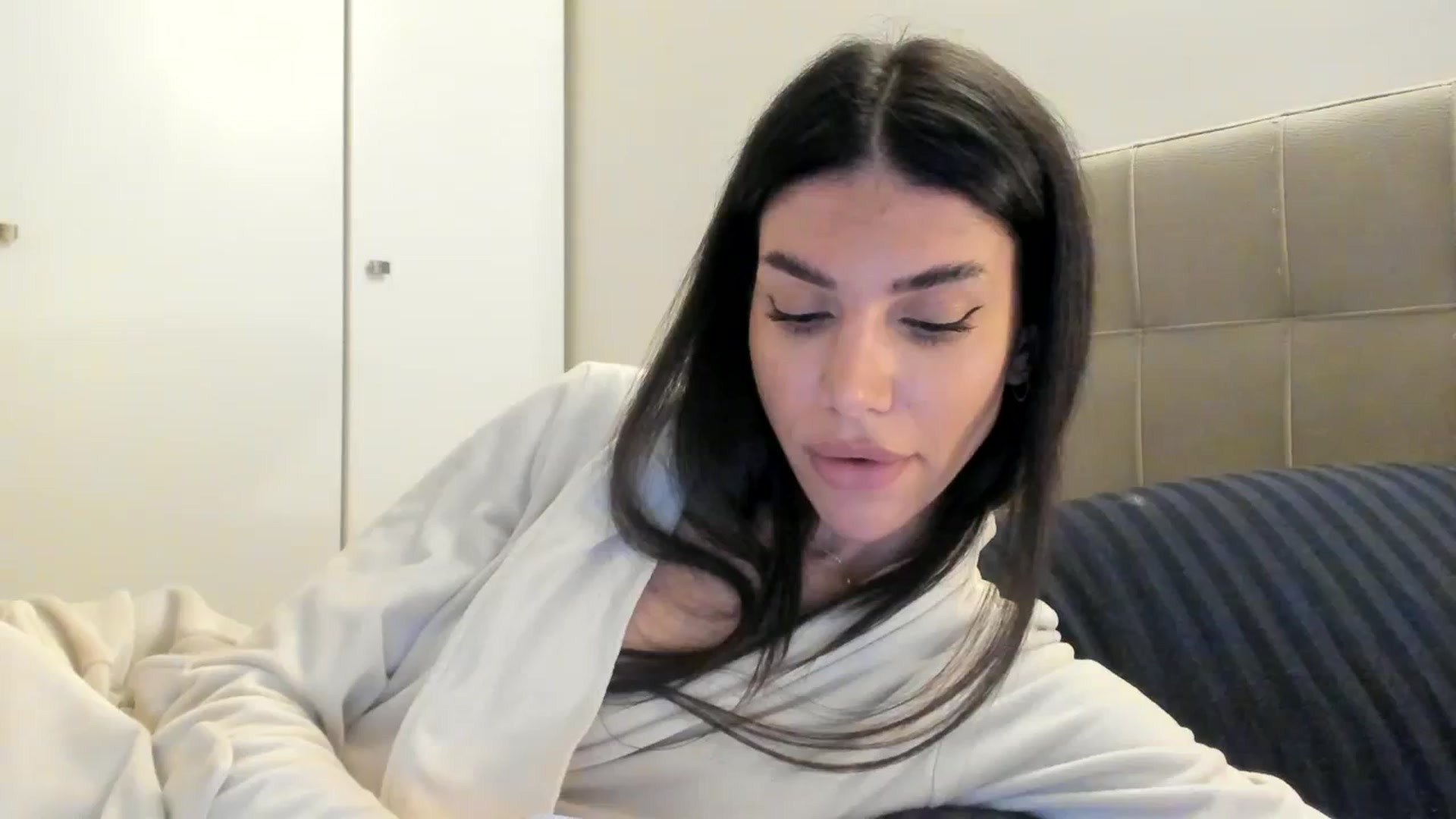 Gallery image thumbnail from SashaLopez's myfreecams stream on, 10/11/2023, 22:39 image 20 of 20