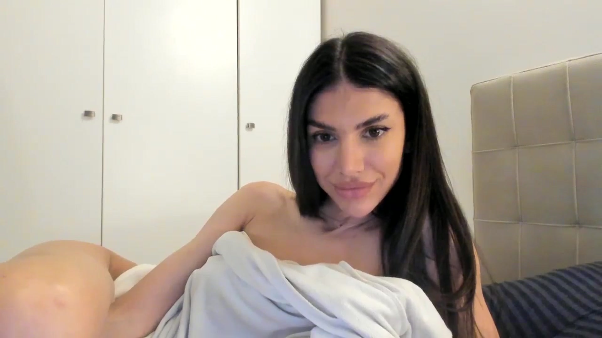 Gallery image thumbnail from SashaLopez's myfreecams stream on, 10/11/2023, 22:39 image 11 of 20