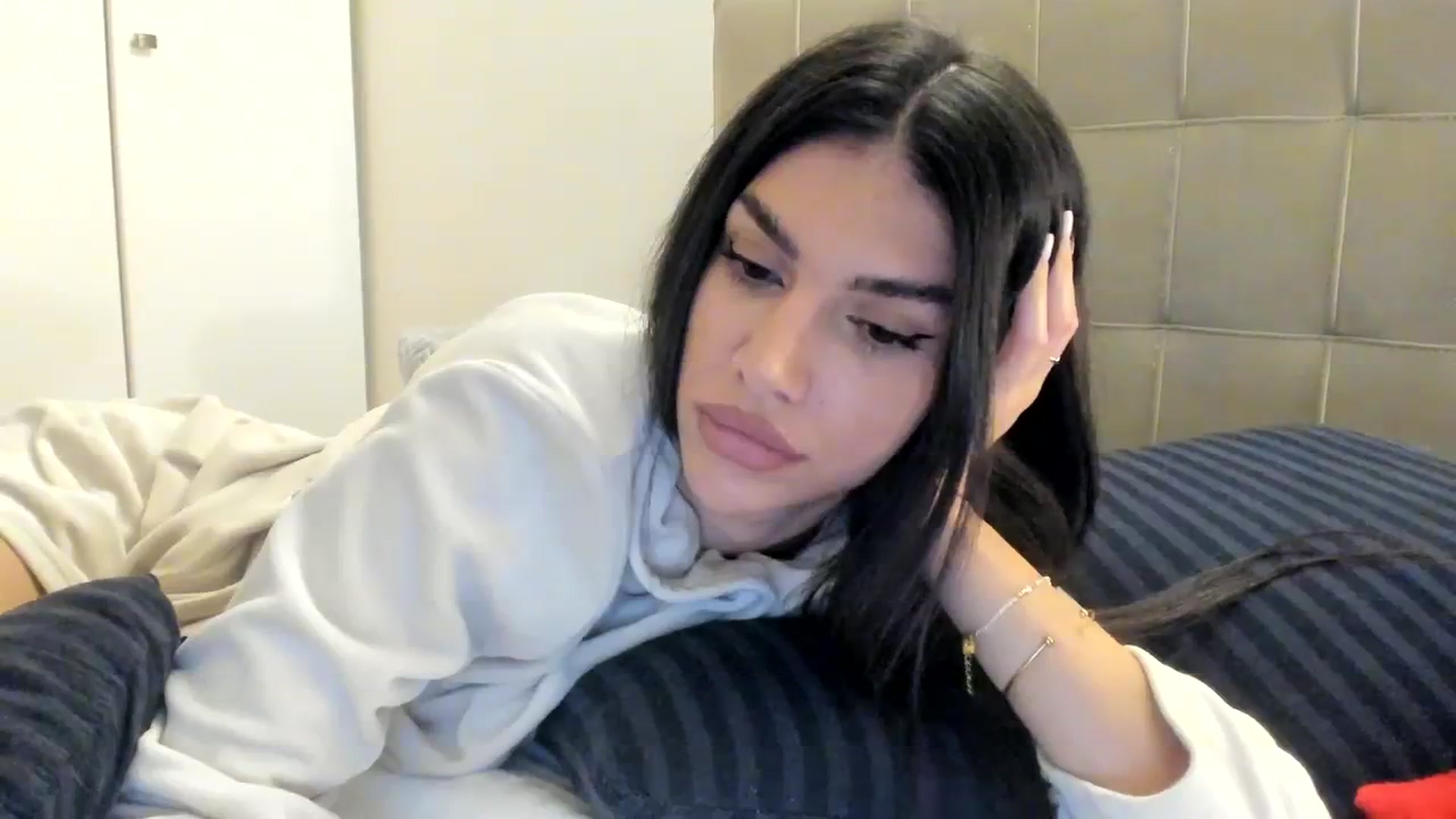 Gallery image thumbnail from SashaLopez's myfreecams stream on, 10/11/2023, 22:39 image 2 of 20