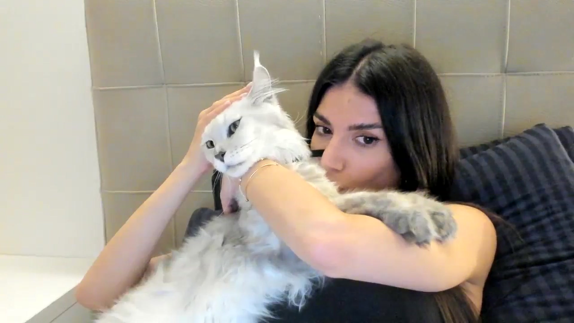 Gallery image thumbnail from SashaLopez's myfreecams stream on, 10/13/2023, 22:17 image 14 of 20