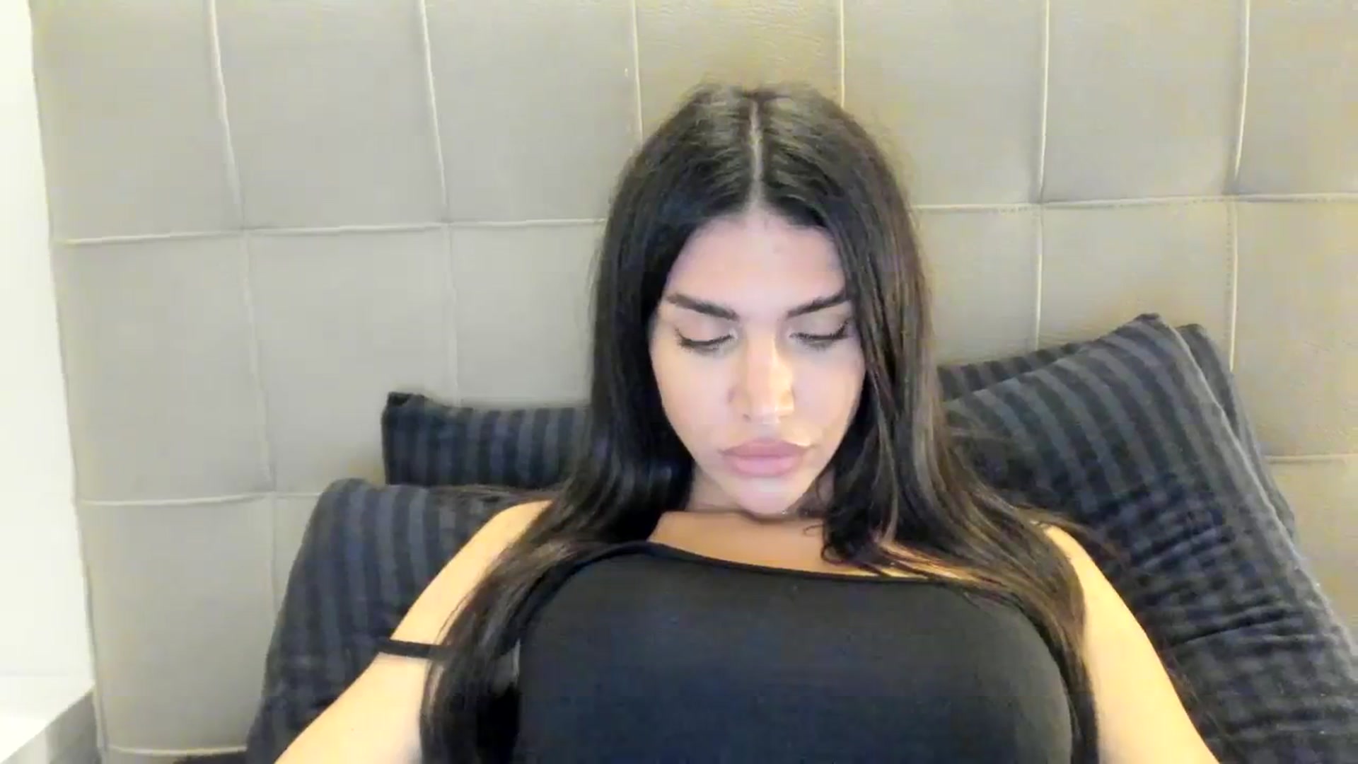 Gallery image thumbnail from SashaLopez's myfreecams stream on, 10/13/2023, 22:17 image 13 of 20