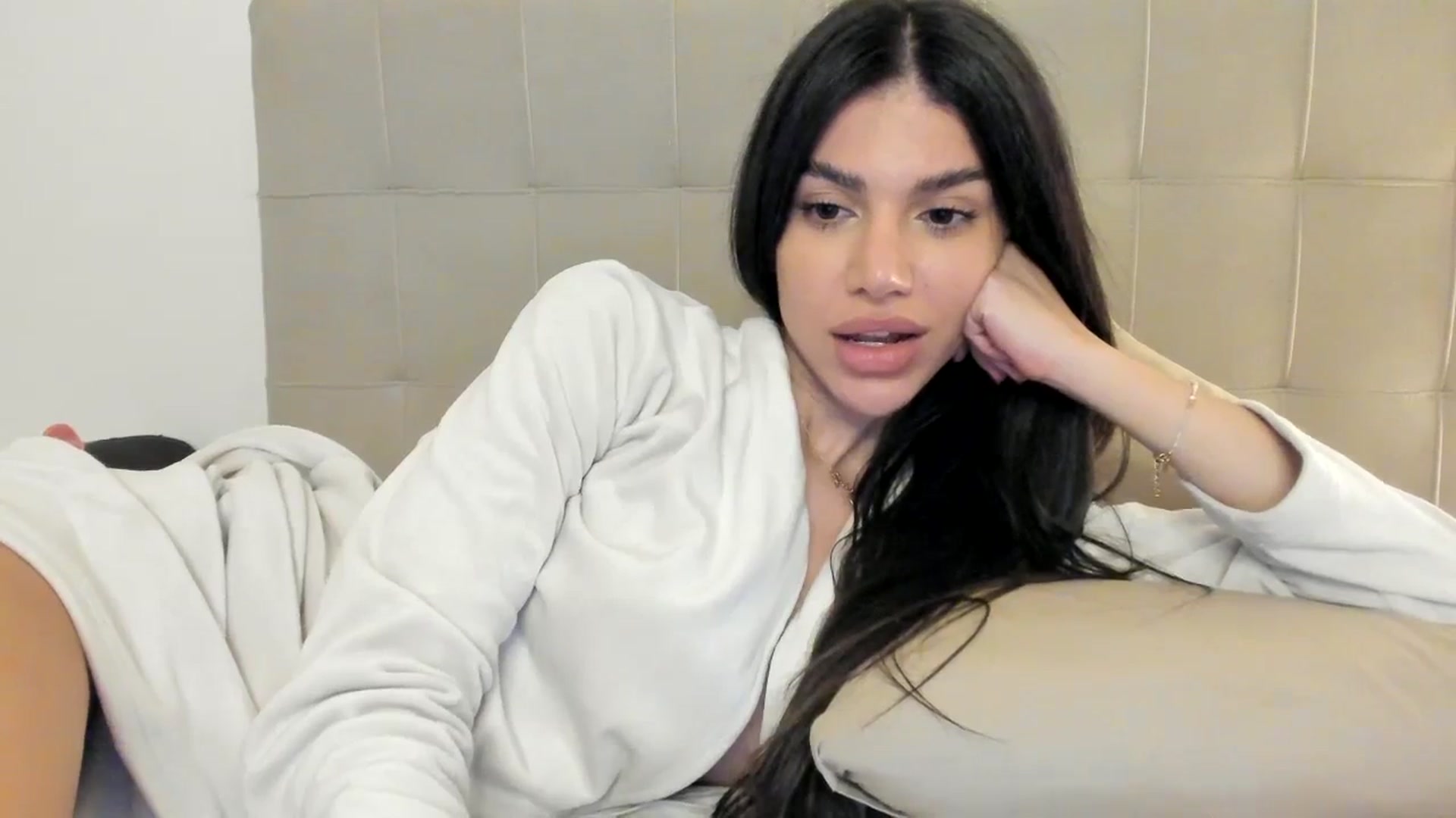 Gallery image thumbnail from SashaLopez's myfreecams stream on, 10/25/2023, 22:54 image 15 of 20