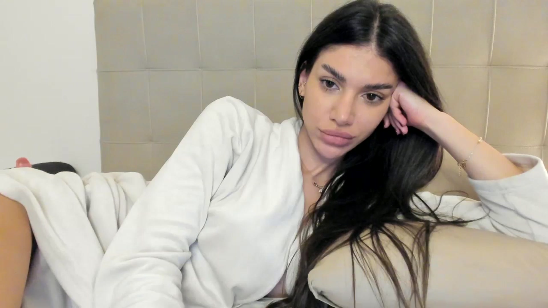 Gallery image thumbnail from SashaLopez's myfreecams stream on, 10/25/2023, 22:54 image 16 of 20