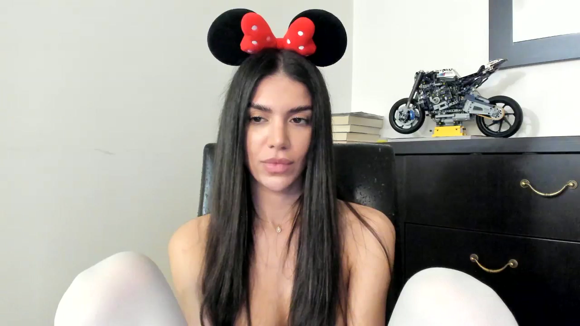 Gallery image thumbnail from SashaLopez's myfreecams stream on, 10/31/2023, 22:37 image 11 of 20
