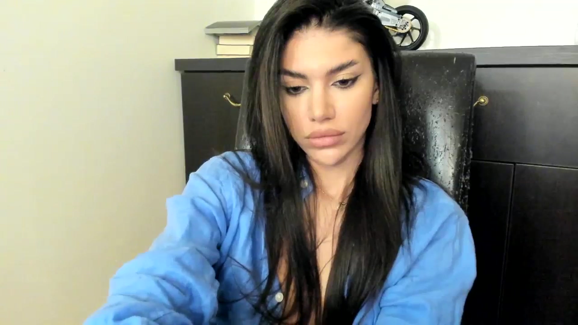 Gallery image thumbnail from SashaLopez's myfreecams stream on, 11/03/2023, 22:21 image 6 of 20