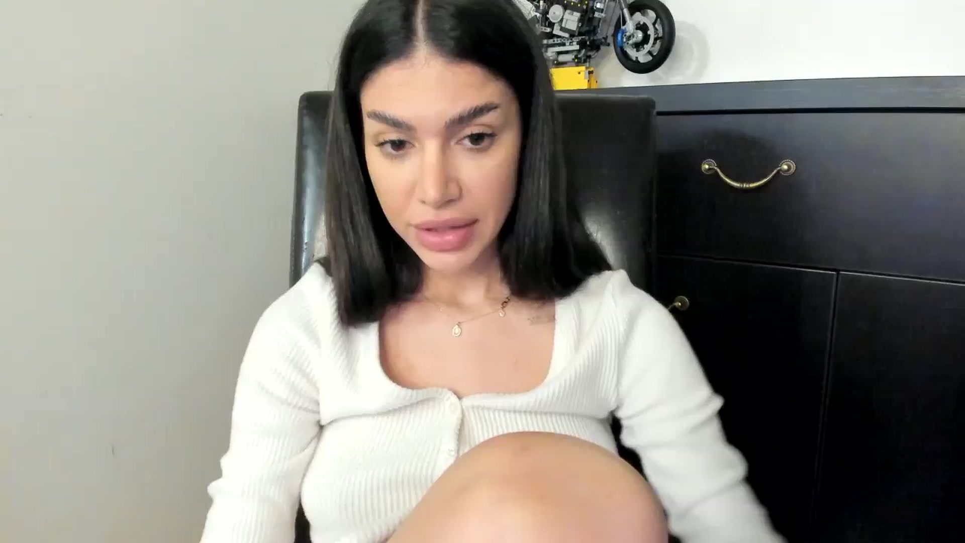 Gallery image thumbnail from SashaLopez's myfreecams stream on, 11/17/2023, 23:29 image 14 of 20