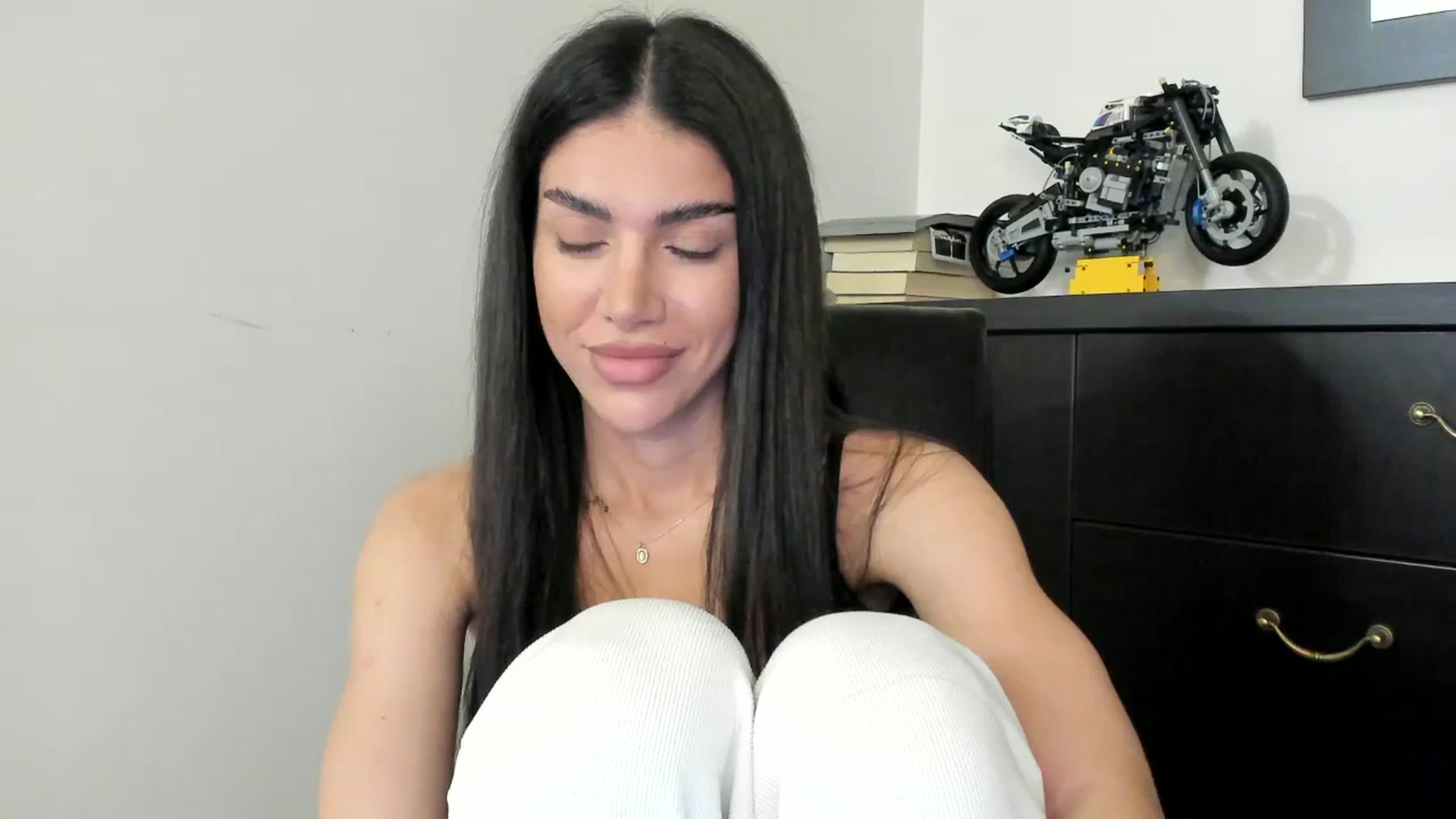 Gallery image thumbnail from SashaLopez's myfreecams stream on, 11/21/2023, 22:29 image 8 of 20