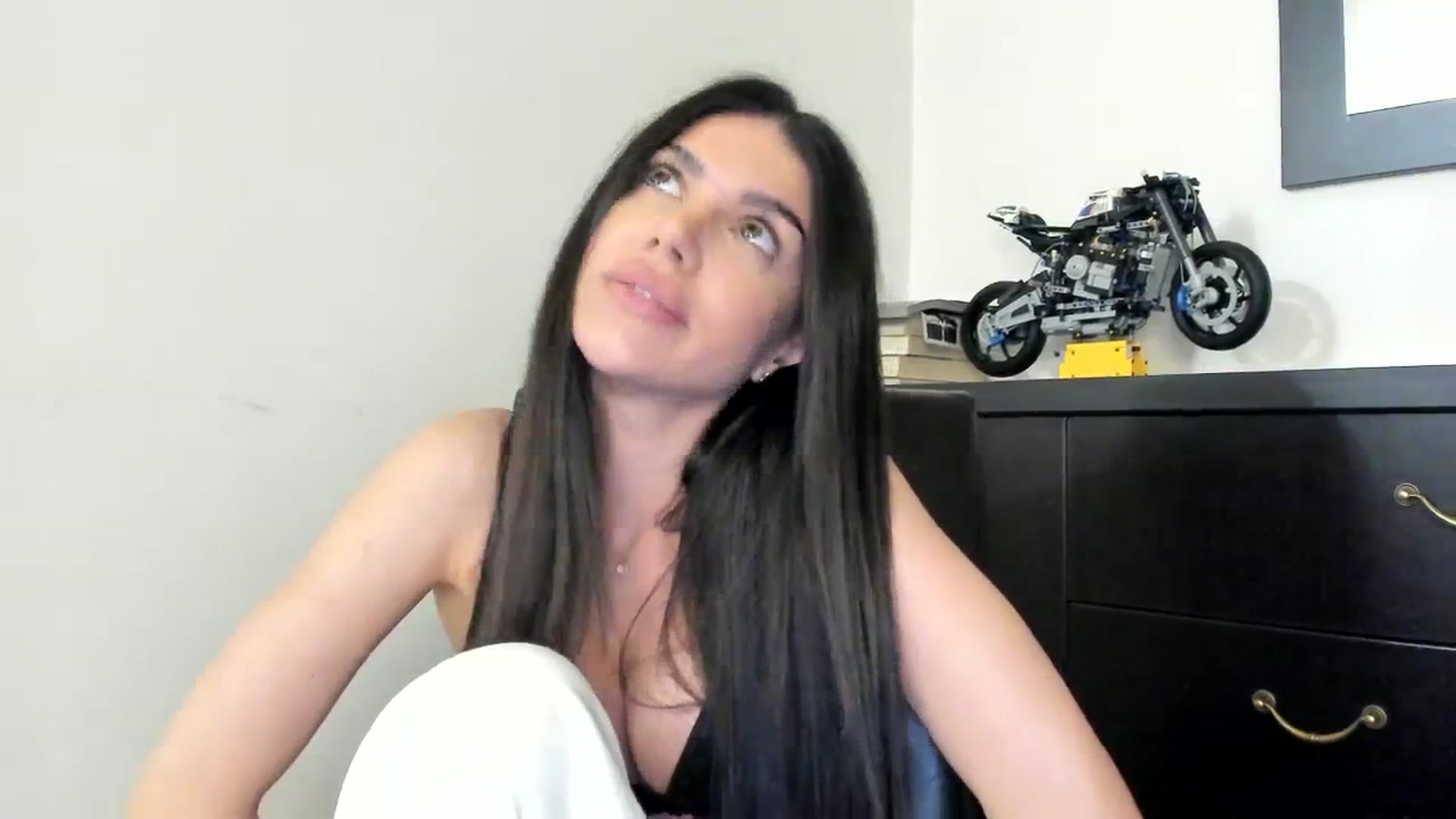 Gallery image thumbnail from SashaLopez's myfreecams stream on, 11/21/2023, 22:29 image 6 of 20