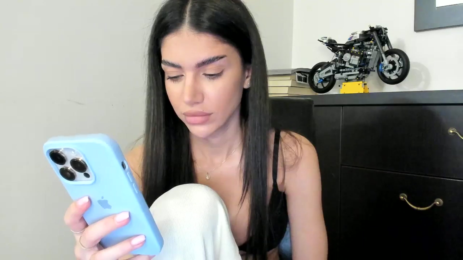 Gallery image thumbnail from SashaLopez's myfreecams stream on, 11/21/2023, 22:29 image 7 of 20