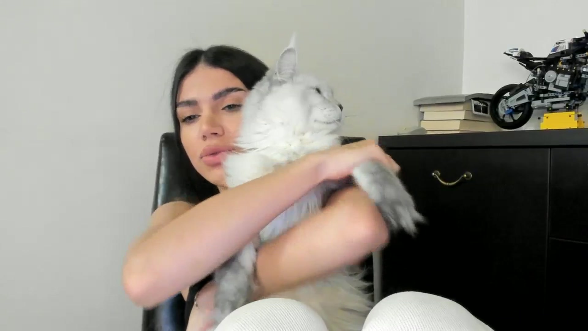 Gallery image thumbnail from SashaLopez's myfreecams stream on, 11/21/2023, 23:14 image 16 of 20