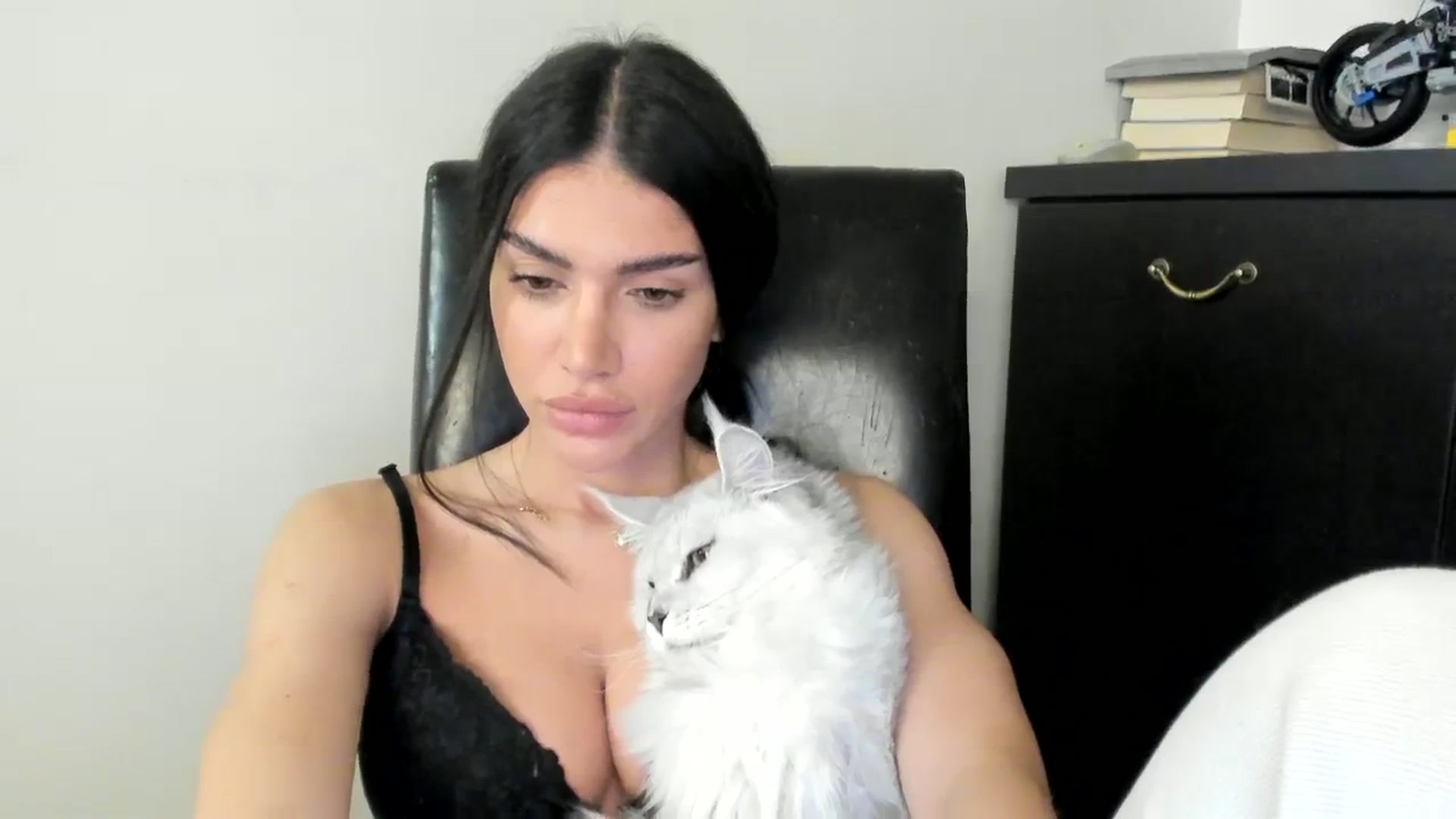 Gallery image thumbnail from SashaLopez's myfreecams stream on, 11/21/2023, 23:14 image 19 of 20