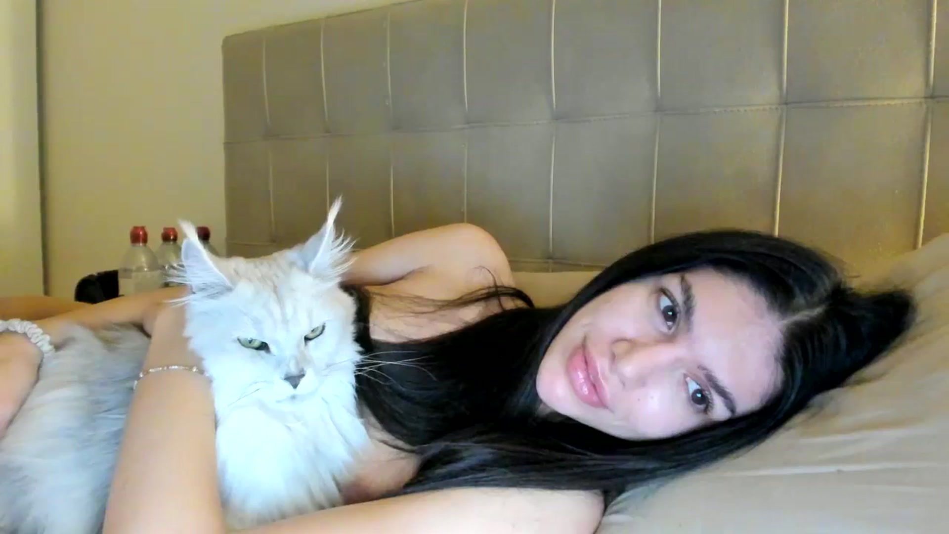 Gallery image thumbnail from SashaLopez's myfreecams stream on, 12/10/2023, 01:37 image 18 of 20