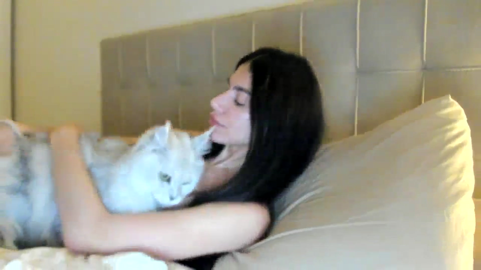Gallery image thumbnail from SashaLopez's myfreecams stream on, 12/10/2023, 01:37 image 17 of 20