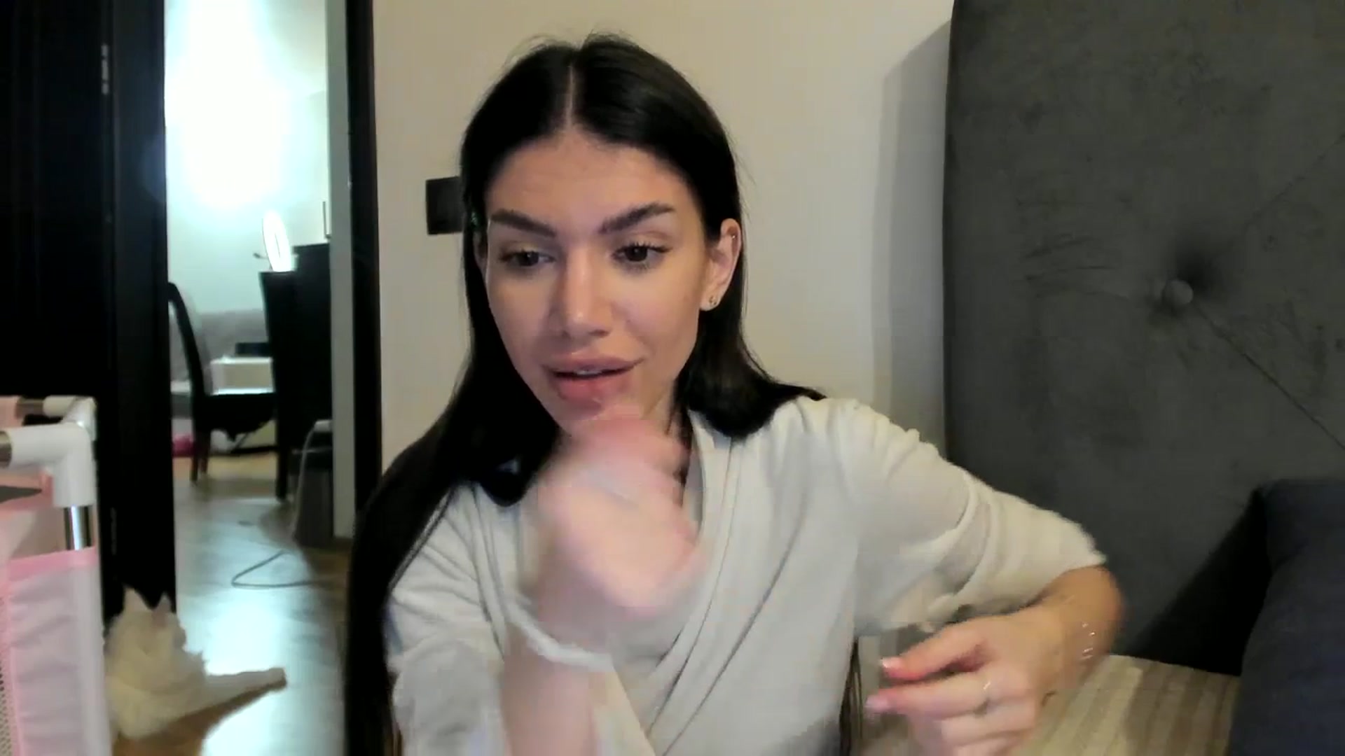 Gallery image thumbnail from SashaLopez's myfreecams stream on, 12/10/2023, 01:37 image 7 of 20