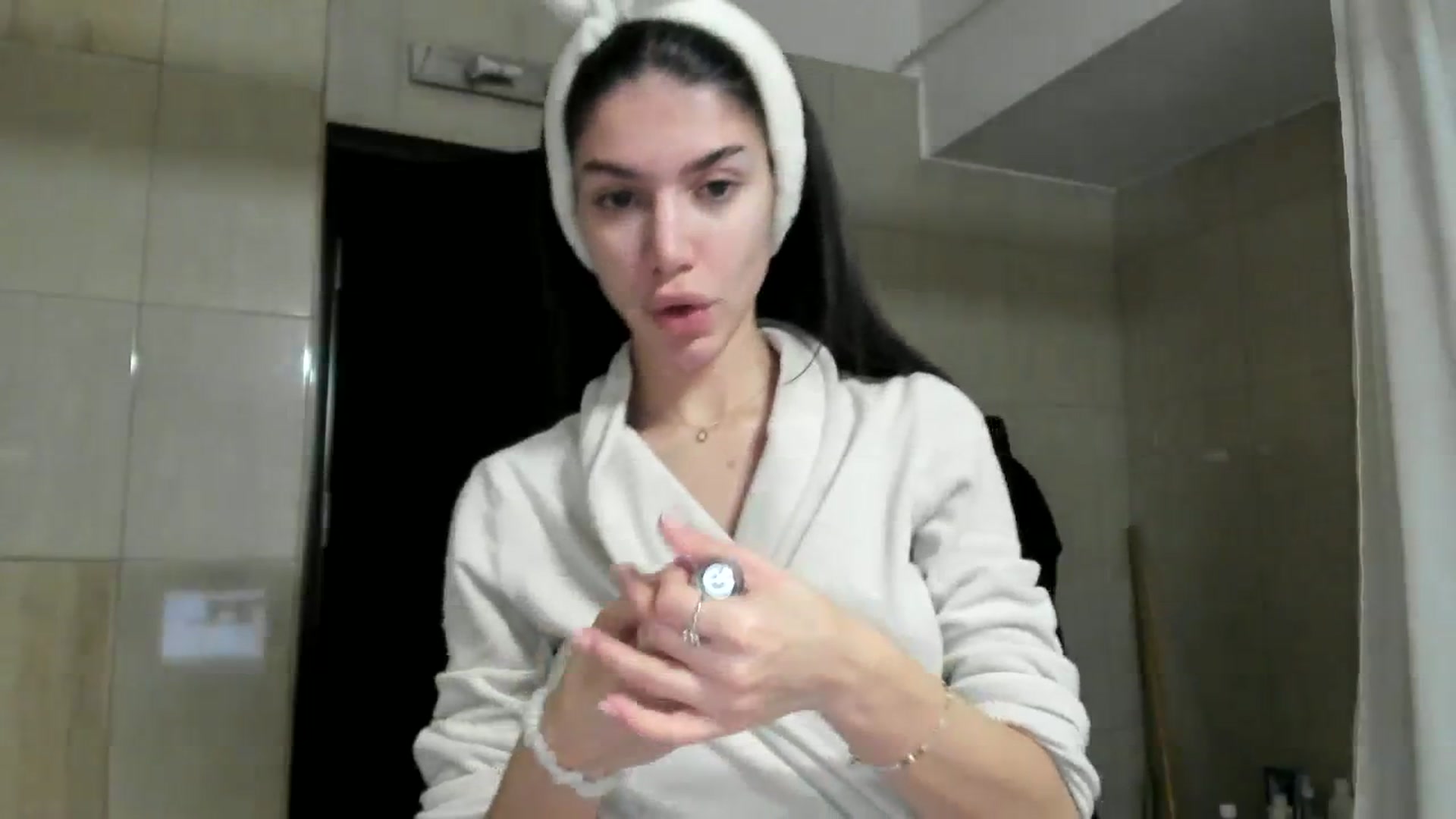 Gallery image thumbnail from SashaLopez's myfreecams stream on, 12/10/2023, 01:37 image 14 of 20