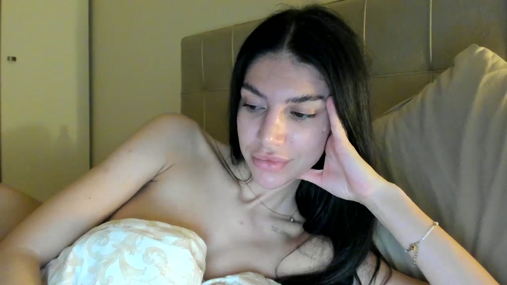 Gallery image thumbnail from SashaLopez's myfreecams stream on, 12/10/2023, 02:53 image 2 of 20