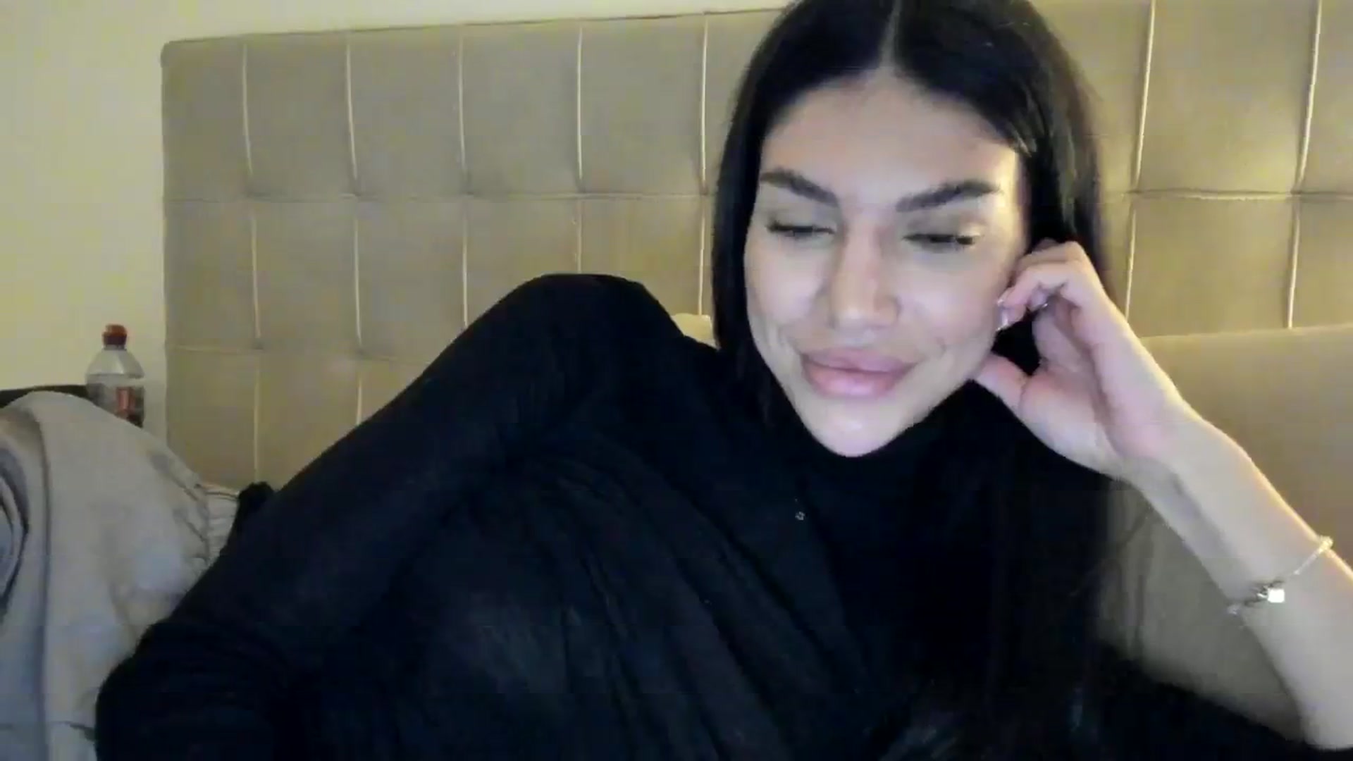 Gallery image thumbnail from SashaLopez's myfreecams stream on, 12/10/2023, 23:41 image 7 of 20