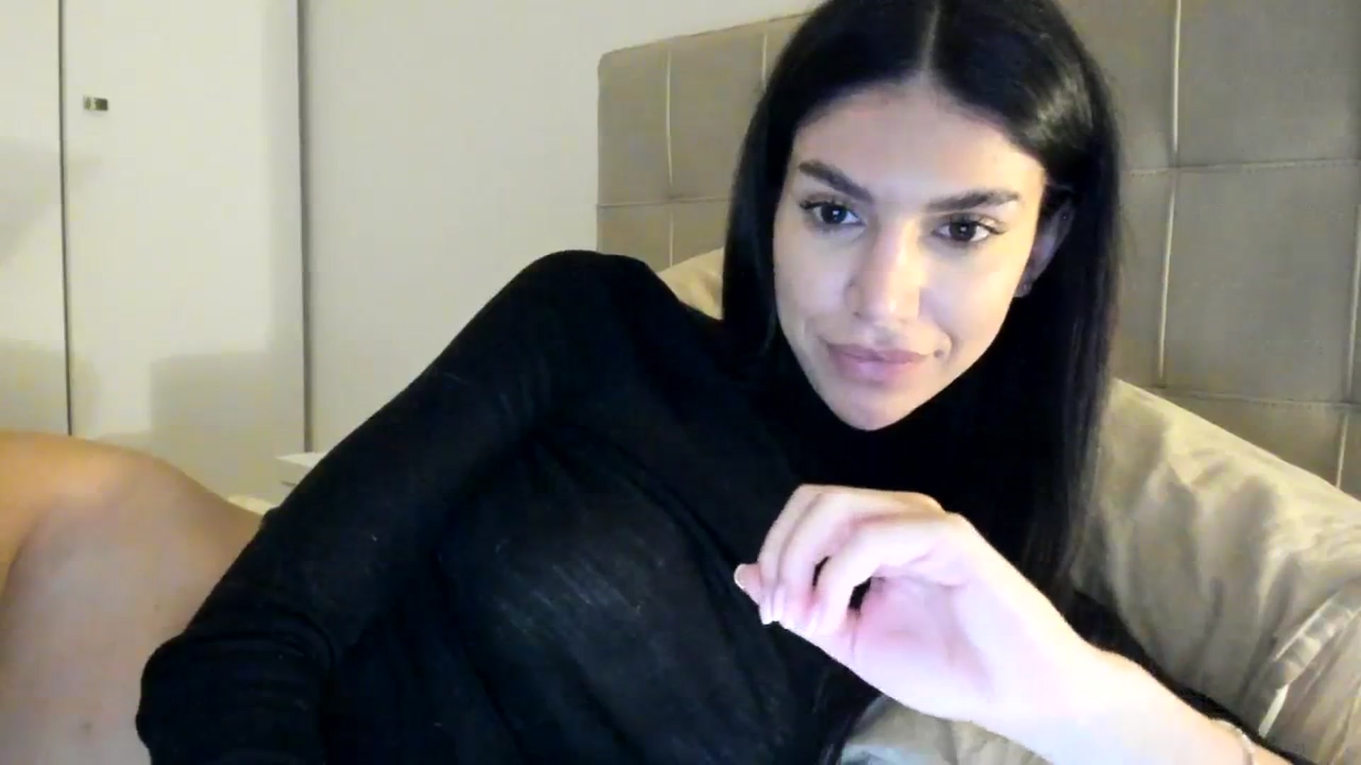 Gallery image thumbnail from SashaLopez's myfreecams stream on, 12/11/2023, 01:12 image 15 of 20