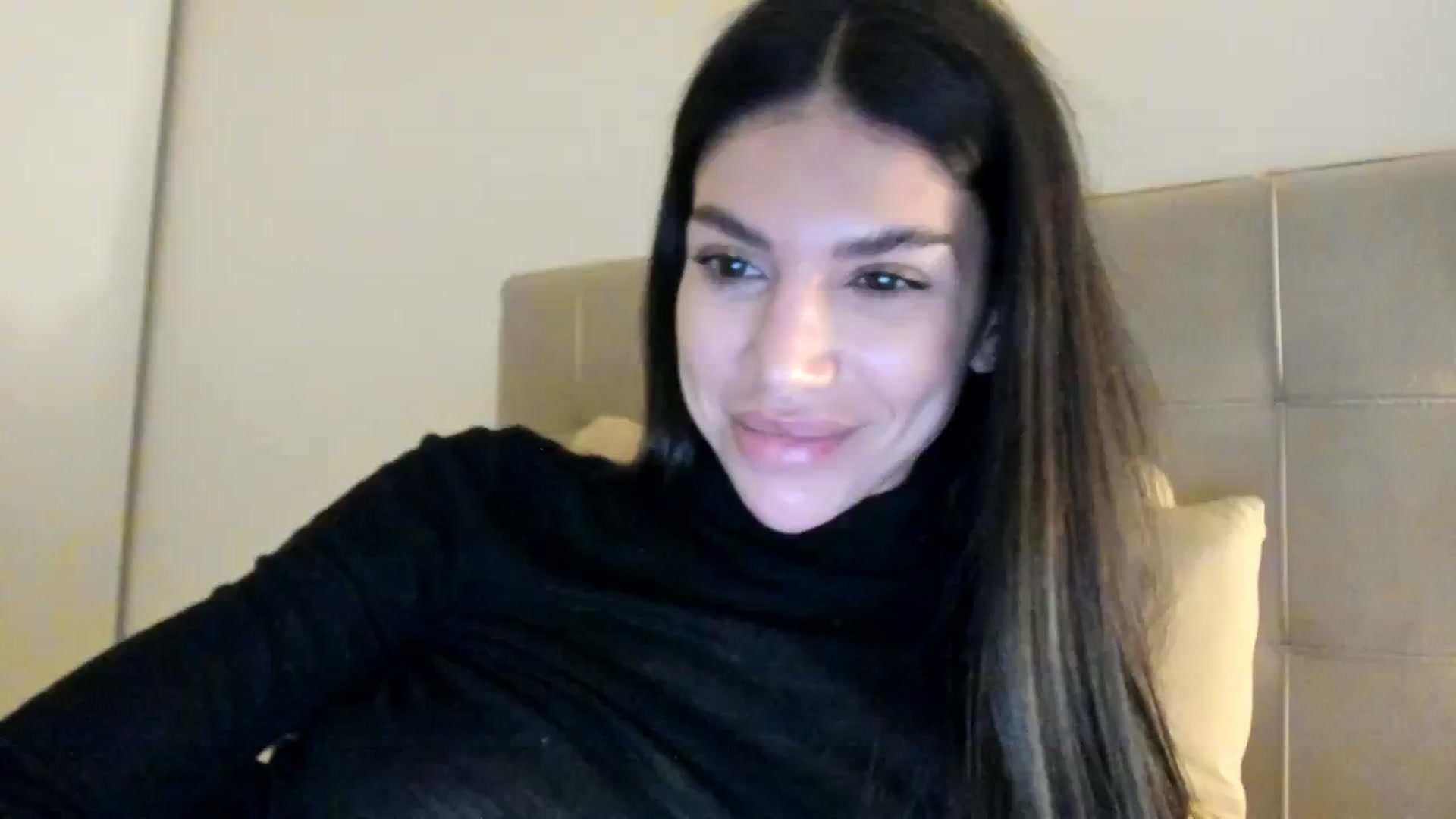 Gallery image thumbnail from SashaLopez's myfreecams stream on, 12/11/2023, 01:12 image 10 of 20