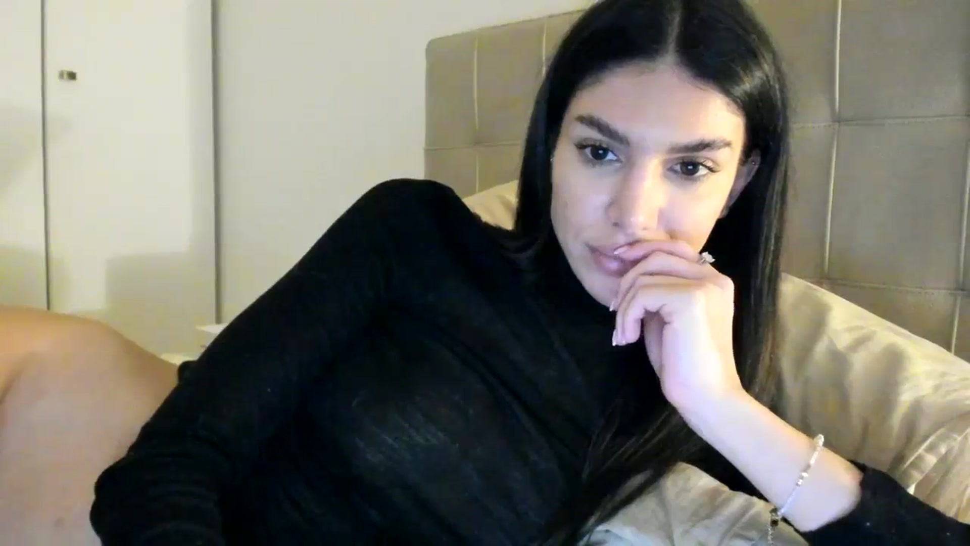 Gallery image thumbnail from SashaLopez's myfreecams stream on, 12/11/2023, 01:12 image 12 of 20