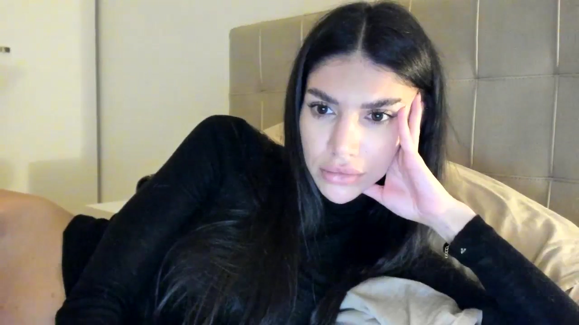 Gallery image thumbnail from SashaLopez's myfreecams stream on, 12/11/2023, 01:12 image 19 of 20
