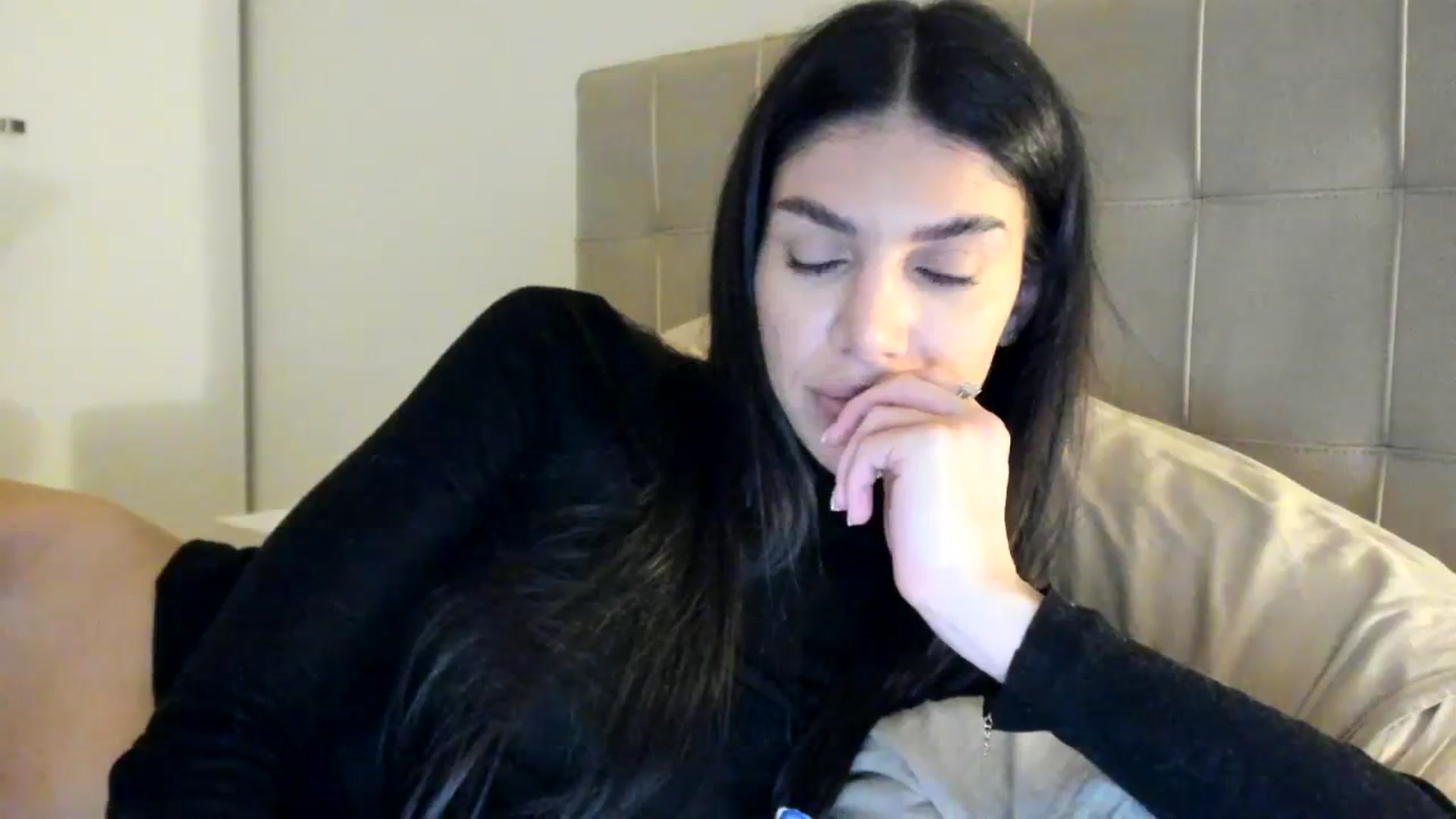 Gallery image thumbnail from SashaLopez's myfreecams stream on, 12/11/2023, 01:12 image 18 of 20