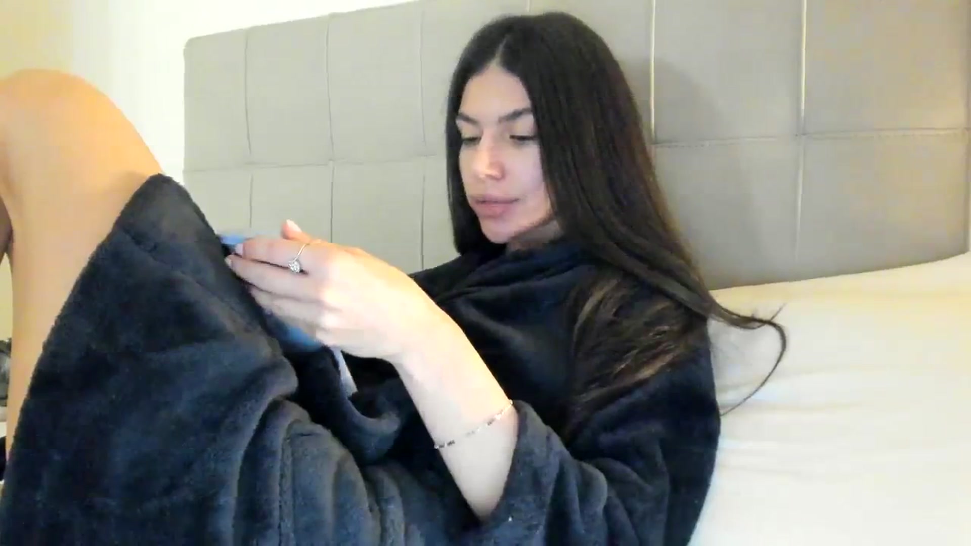 Gallery image thumbnail from SashaLopez's myfreecams stream on, 12/12/2023, 23:50 image 17 of 20