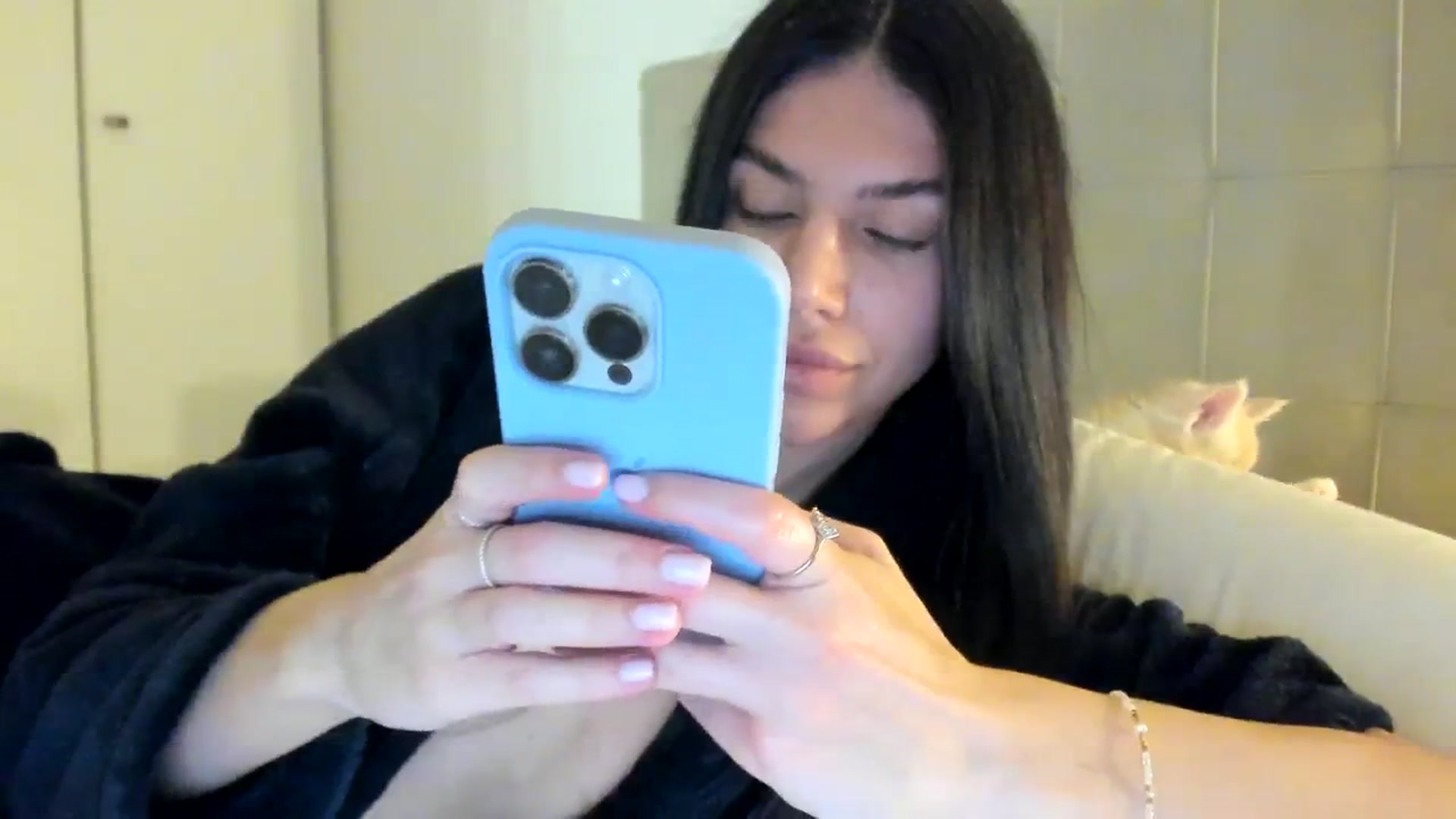 Gallery image thumbnail from SashaLopez's myfreecams stream on, 12/12/2023, 23:50 image 3 of 20