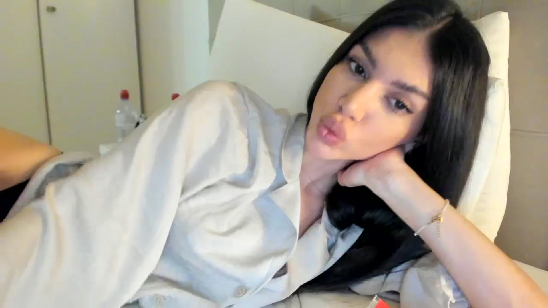 Gallery image thumbnail from SashaLopez's myfreecams stream on, 12/15/2023, 20:49 image 6 of 20