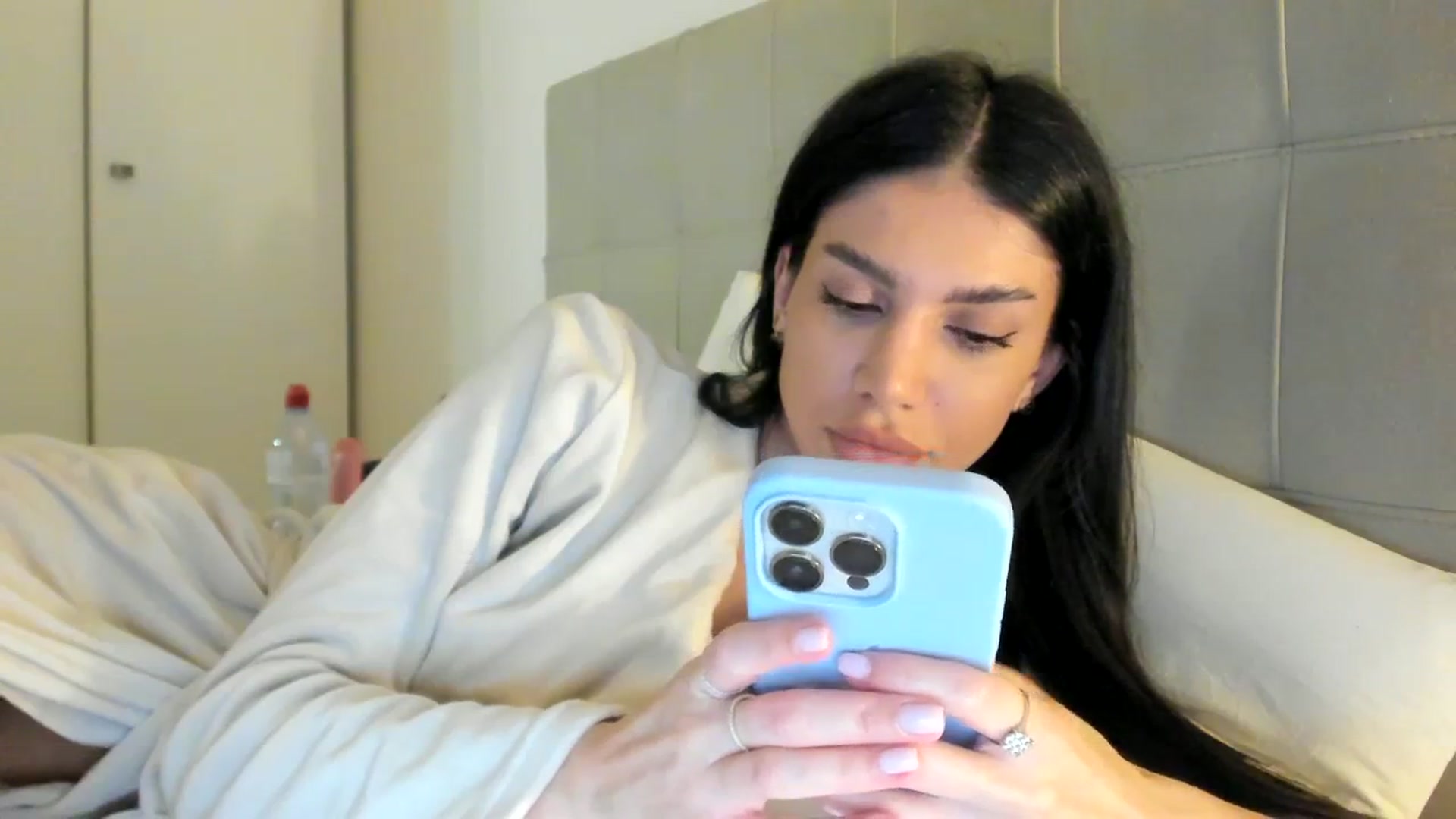 Gallery image thumbnail from SashaLopez's myfreecams stream on, 12/15/2023, 22:47 image 18 of 20